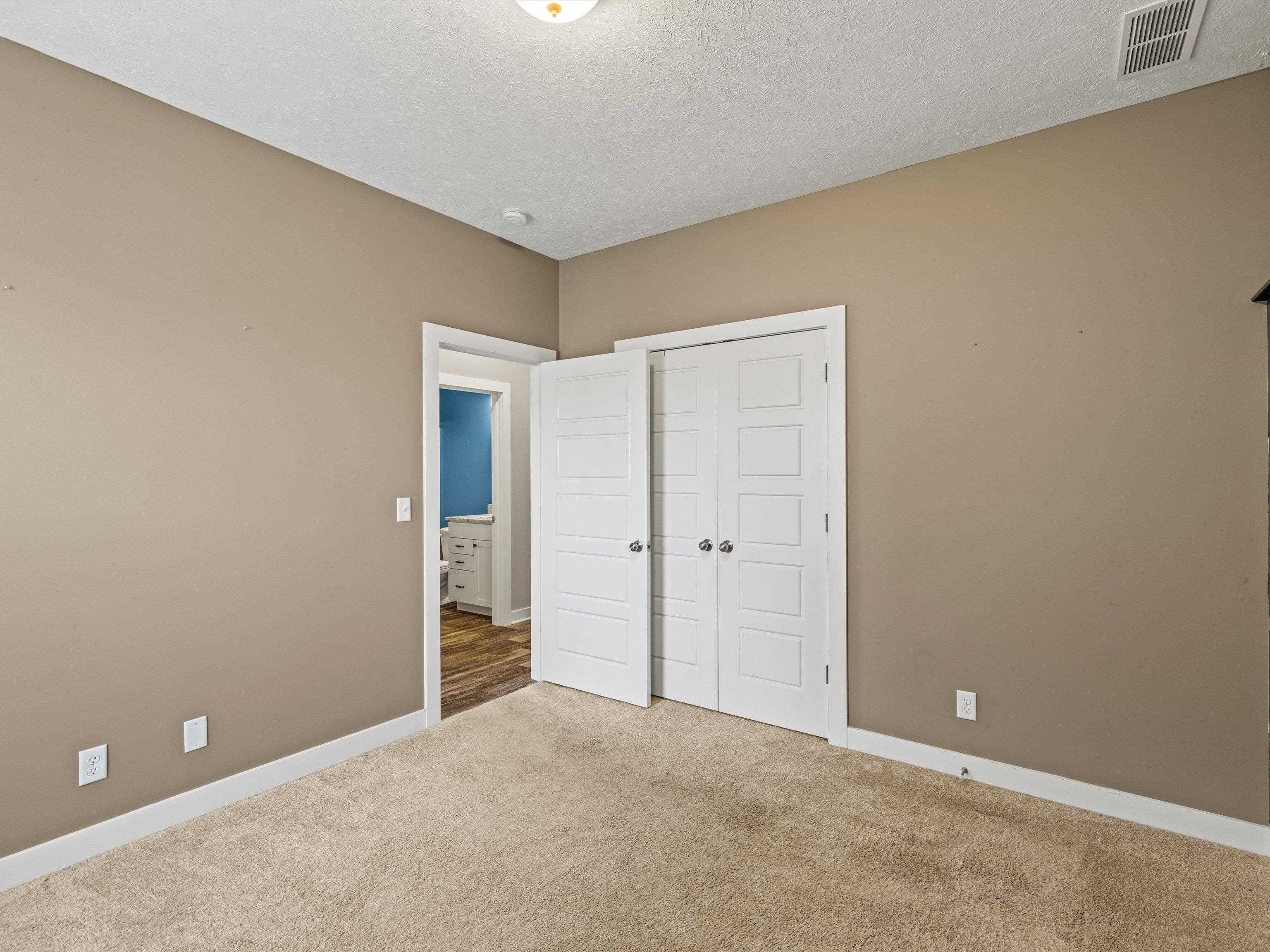 6864 Creekview Court E, Utica, Kentucky 42376, 3 Bedrooms Bedrooms, ,2 BathroomsBathrooms,Single Family Residence,For Sale,Creekview Court E,91018