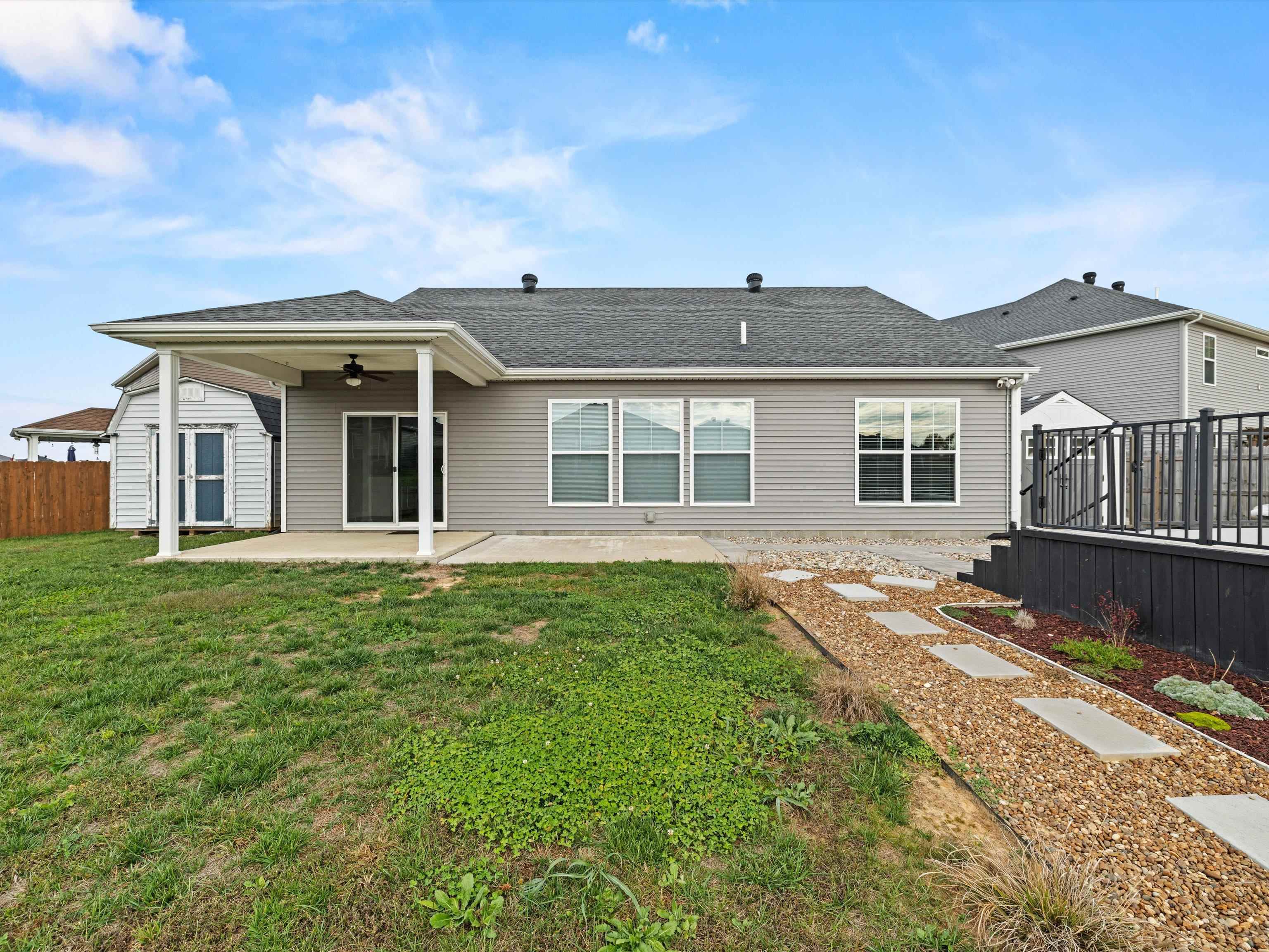 6864 Creekview Court E, Utica, Kentucky 42376, 3 Bedrooms Bedrooms, ,2 BathroomsBathrooms,Single Family Residence,For Sale,Creekview Court E,91018