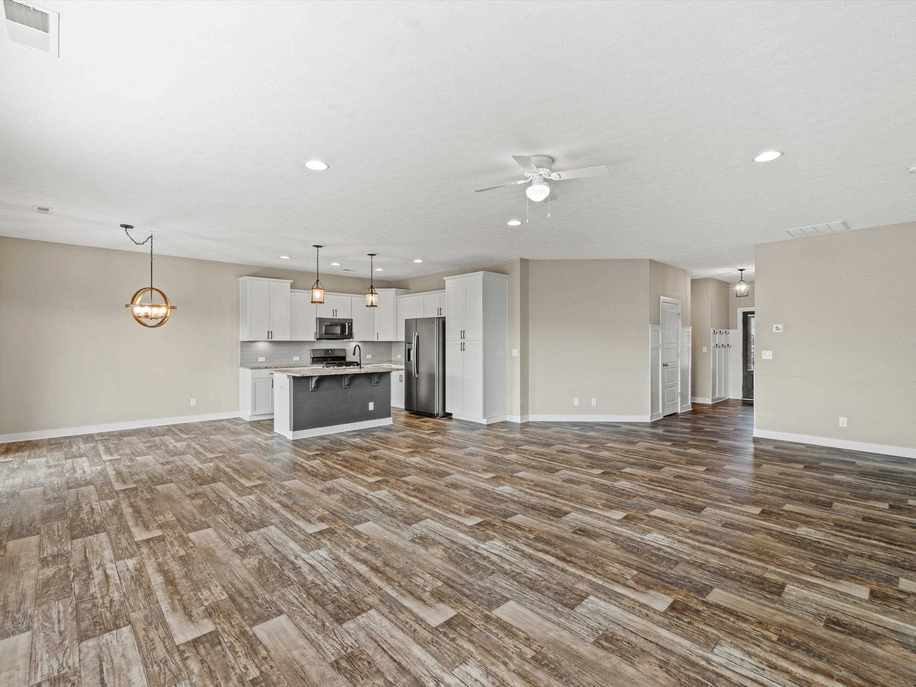 6864 Creekview Court E, Utica, Kentucky 42376, 3 Bedrooms Bedrooms, ,2 BathroomsBathrooms,Single Family Residence,For Sale,Creekview Court E,91018
