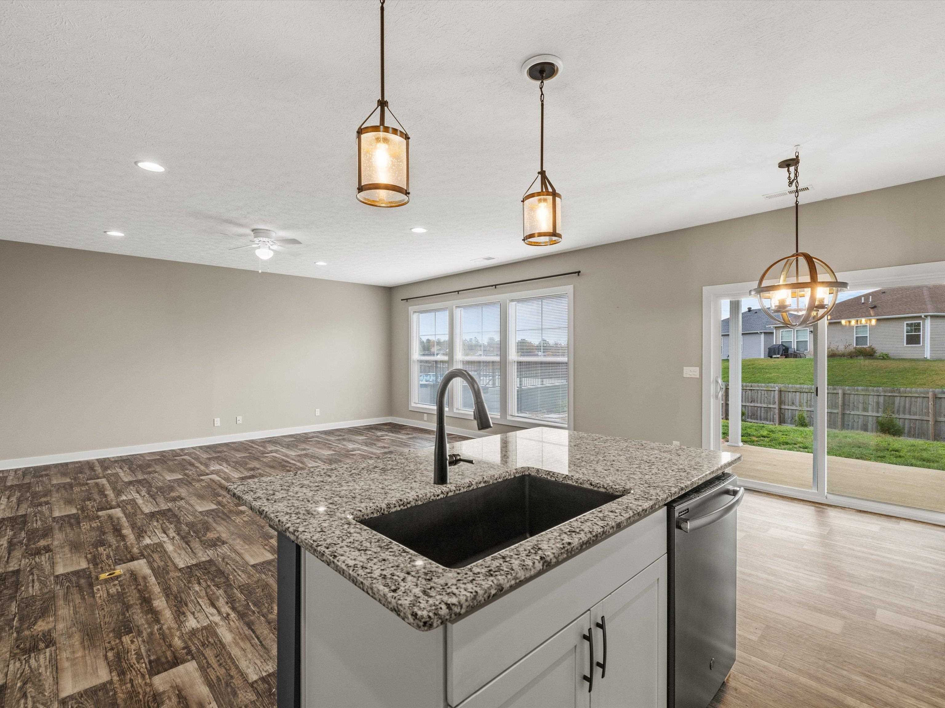 6864 Creekview Court E, Utica, Kentucky 42376, 3 Bedrooms Bedrooms, ,2 BathroomsBathrooms,Single Family Residence,For Sale,Creekview Court E,91018