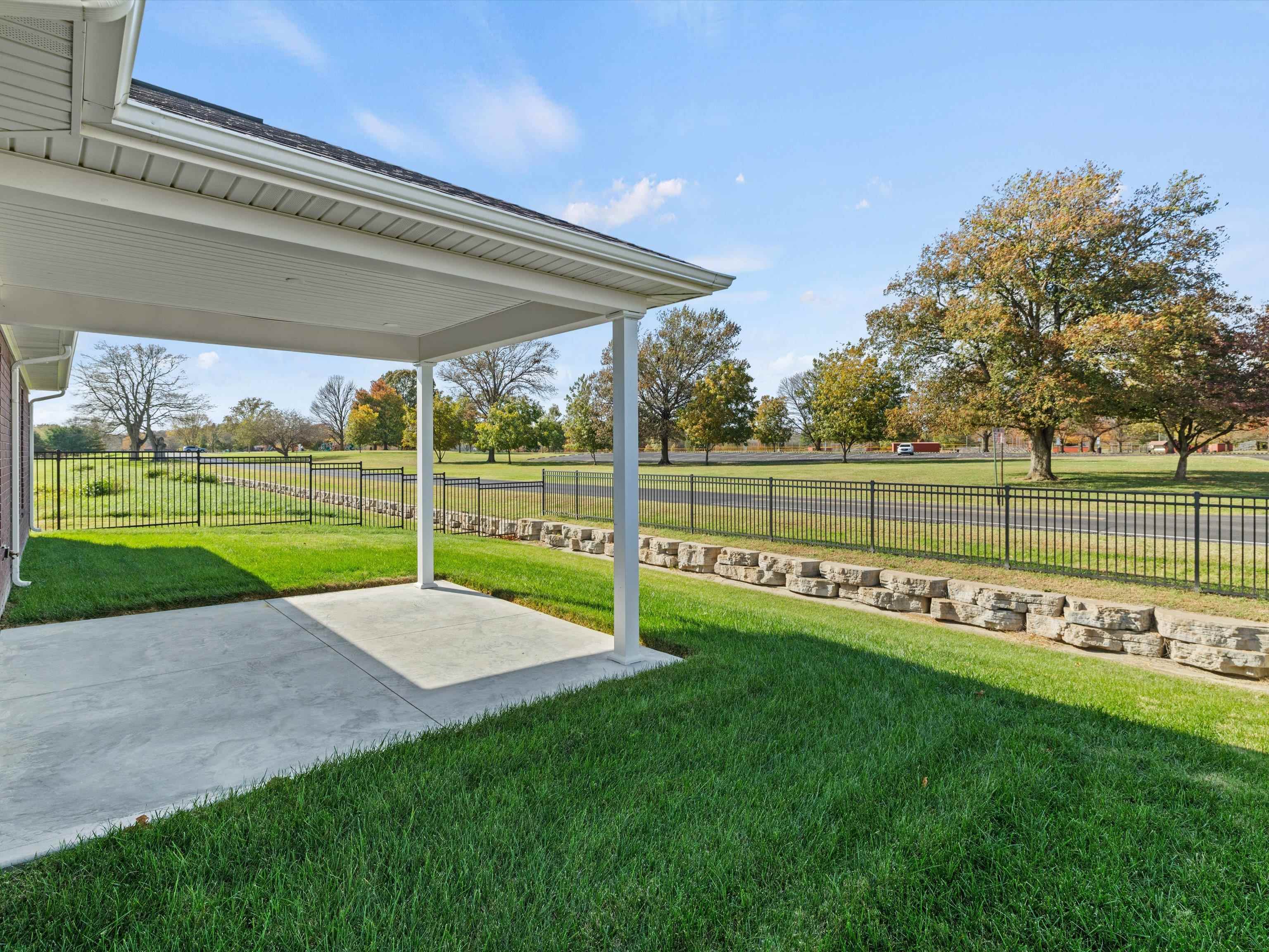 5572 Park Haven Bend, Owensboro, Kentucky 42303, 4 Bedrooms Bedrooms, ,2 BathroomsBathrooms,Single Family Residence,For Sale,Park Haven Bend,91022