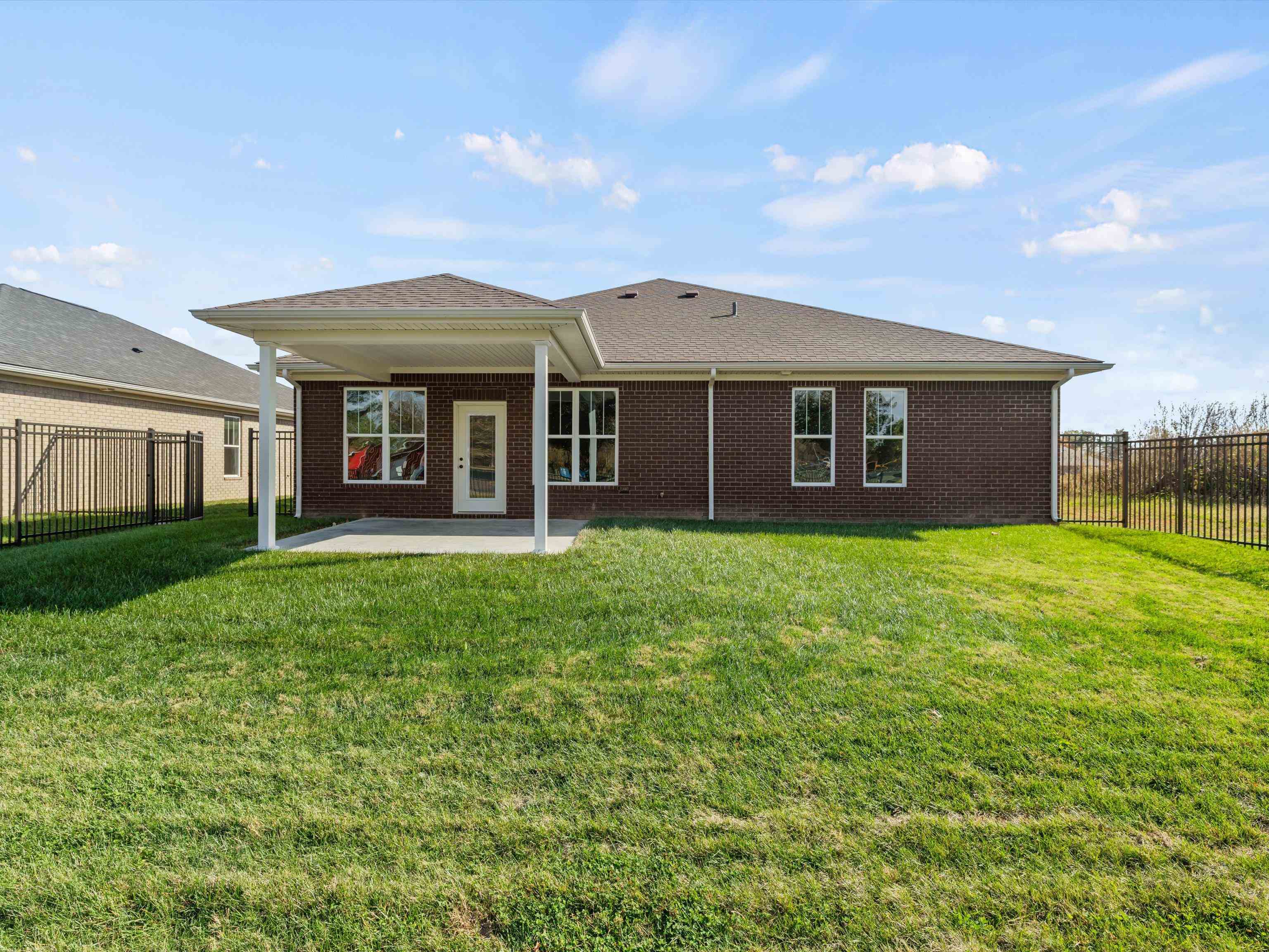 5572 Park Haven Bend, Owensboro, Kentucky 42303, 4 Bedrooms Bedrooms, ,2 BathroomsBathrooms,Single Family Residence,For Sale,Park Haven Bend,91022