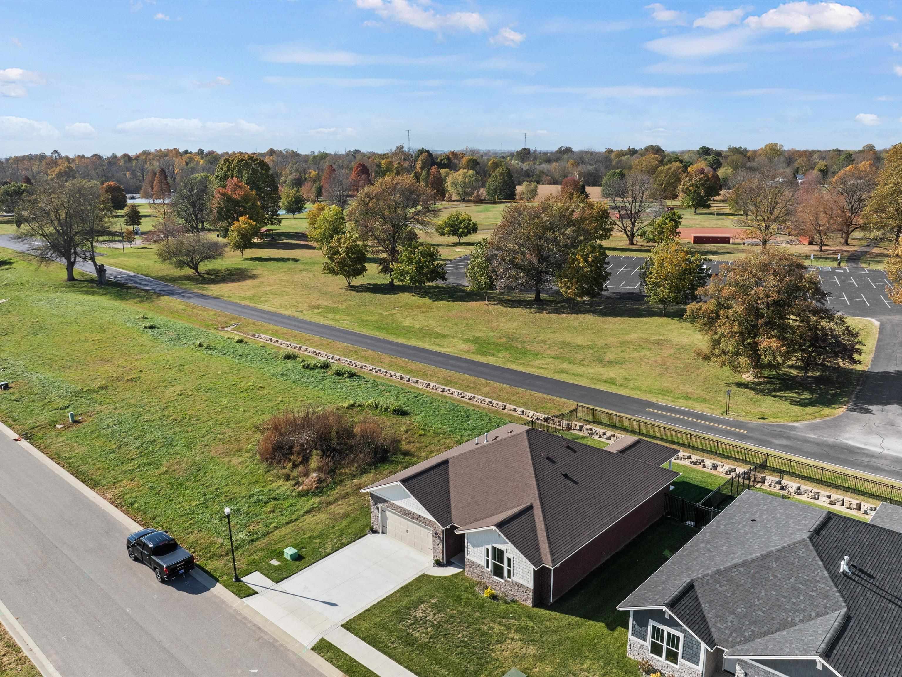 5572 Park Haven Bend, Owensboro, Kentucky 42303, 4 Bedrooms Bedrooms, ,2 BathroomsBathrooms,Single Family Residence,For Sale,Park Haven Bend,91022