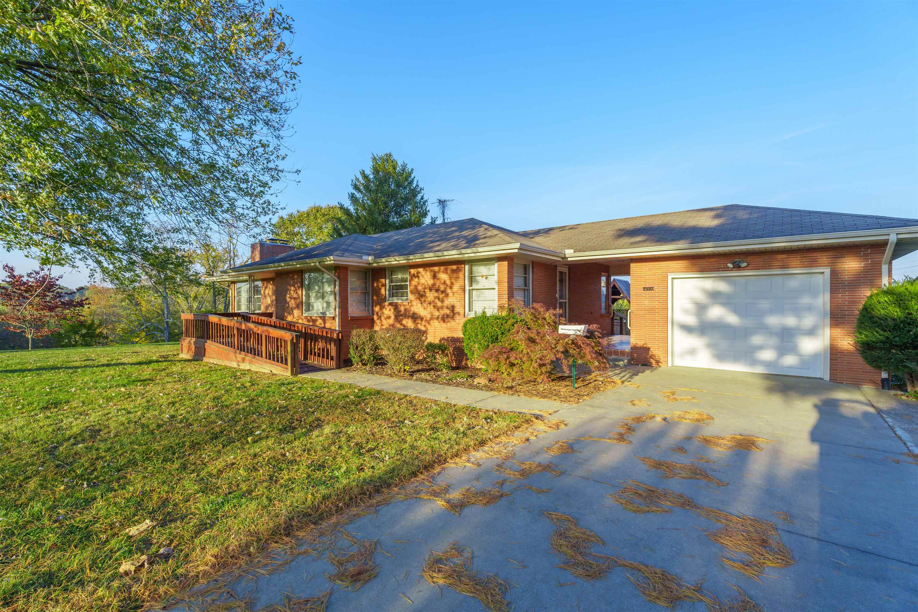 4941 Millers Mill Rd, Owensboro, Kentucky 42303, 3 Bedrooms Bedrooms, ,2 BathroomsBathrooms,Single Family Residence,For Sale,Millers Mill Rd,91025
