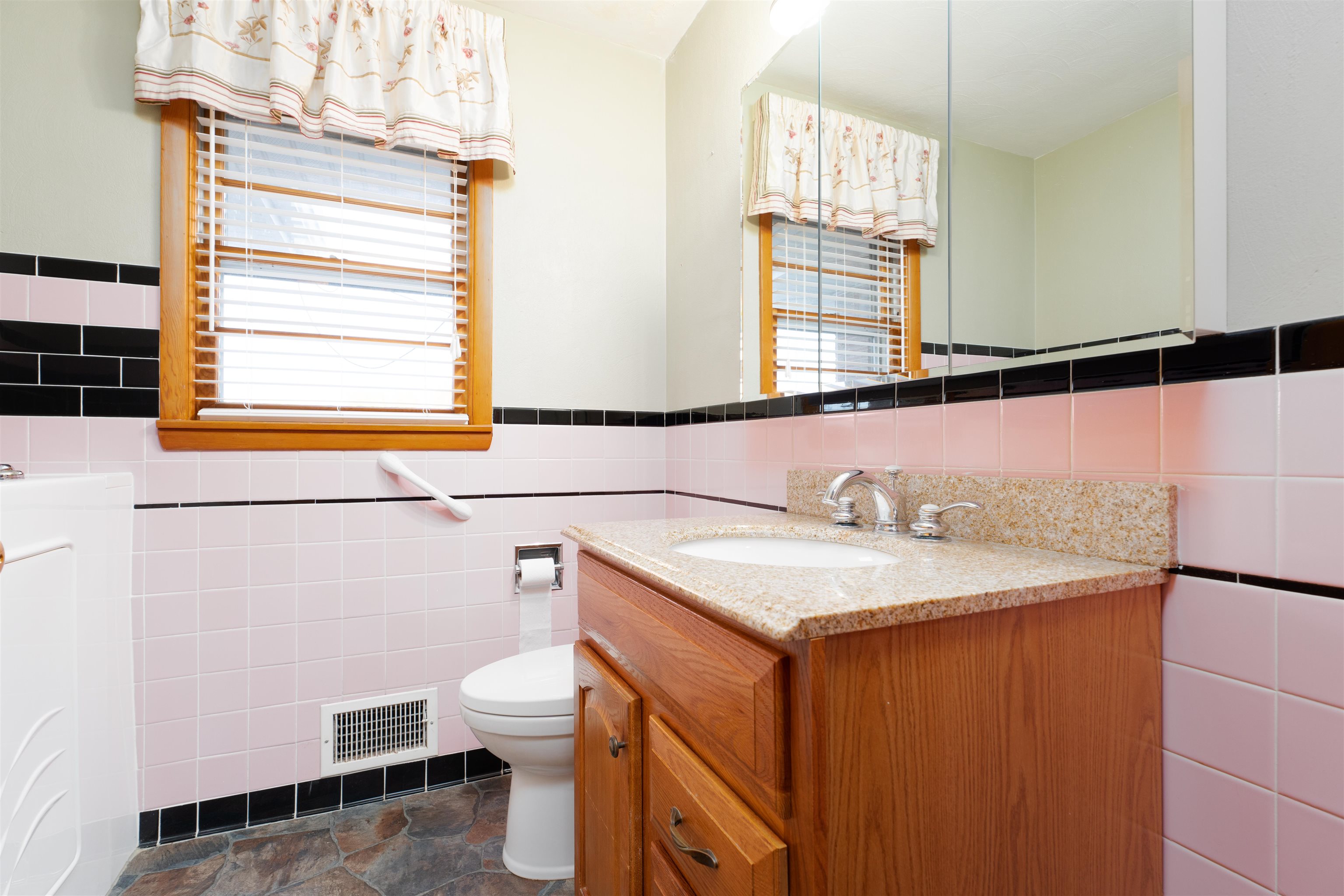 4941 Millers Mill Rd, Owensboro, Kentucky 42303, 3 Bedrooms Bedrooms, ,2 BathroomsBathrooms,Single Family Residence,For Sale,Millers Mill Rd,91025