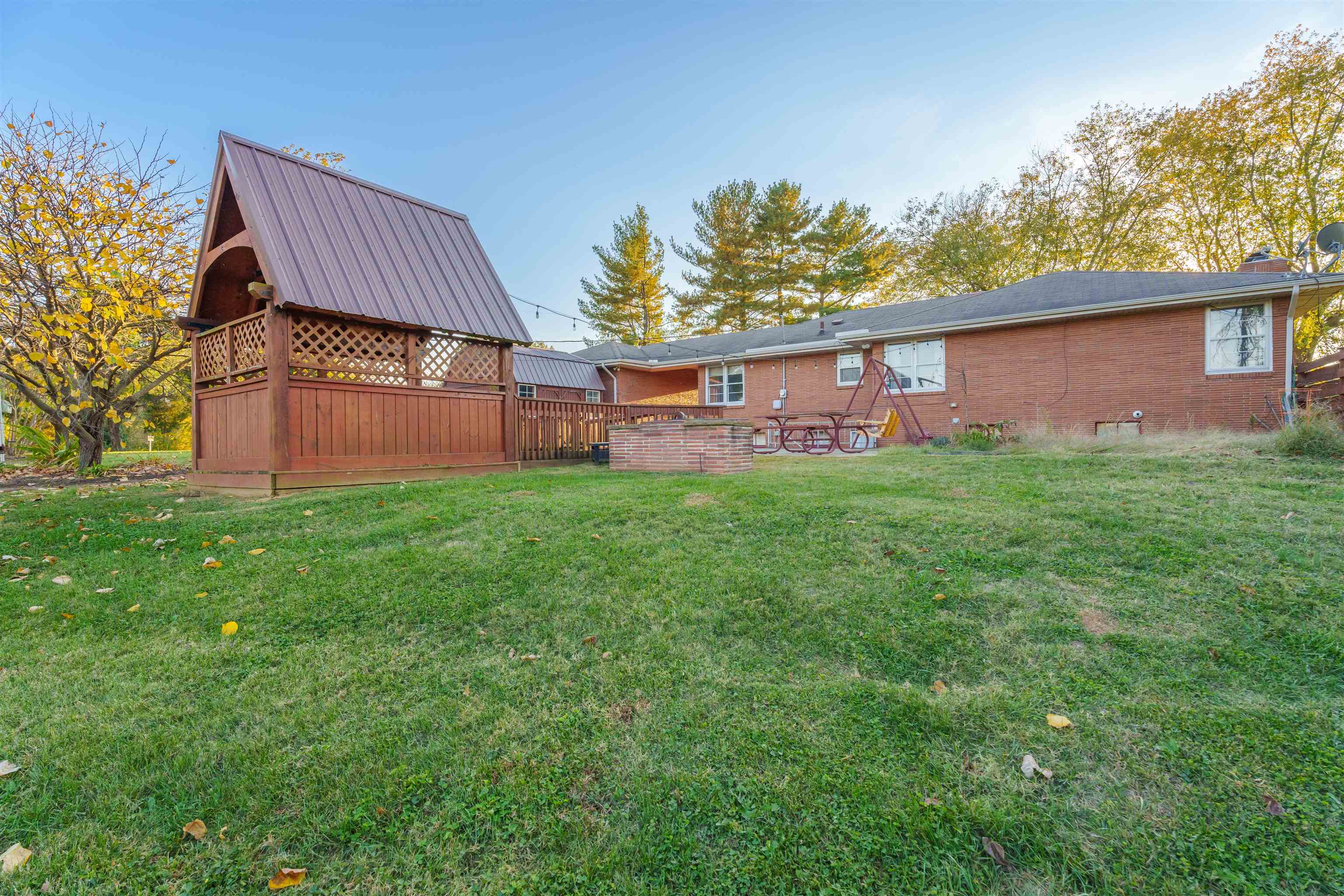 4941 Millers Mill Rd, Owensboro, Kentucky 42303, 3 Bedrooms Bedrooms, ,2 BathroomsBathrooms,Single Family Residence,For Sale,Millers Mill Rd,91025