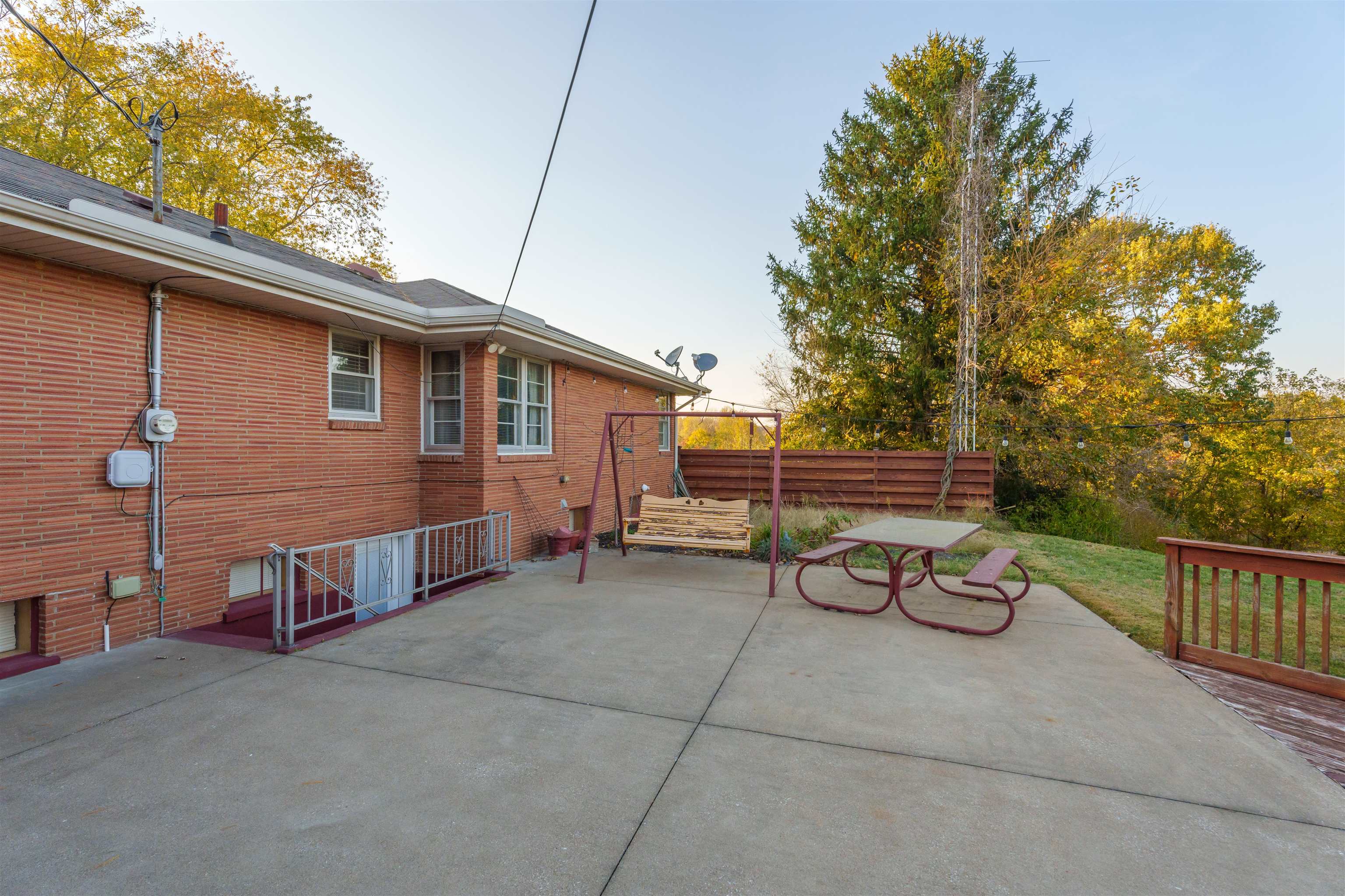 4941 Millers Mill Rd, Owensboro, Kentucky 42303, 3 Bedrooms Bedrooms, ,2 BathroomsBathrooms,Single Family Residence,For Sale,Millers Mill Rd,91025