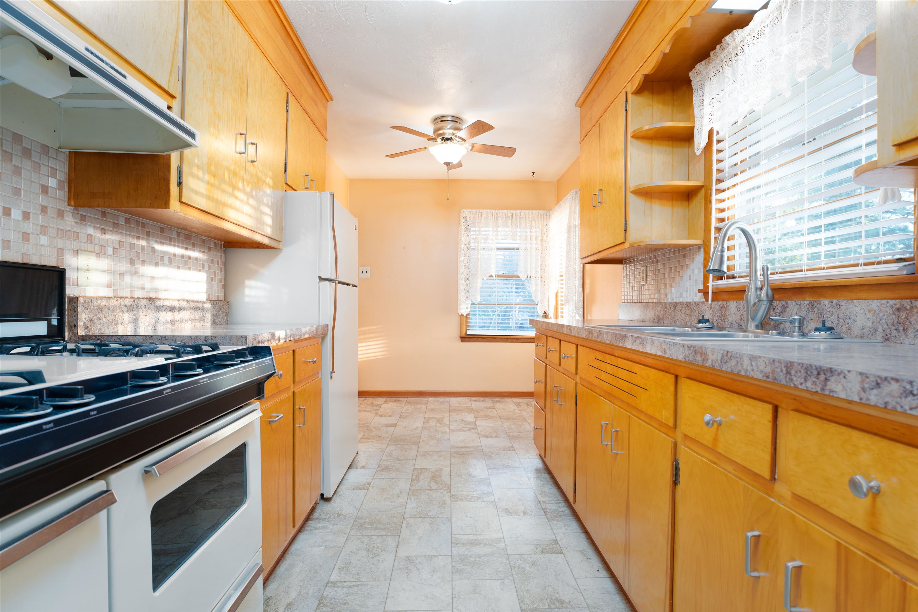 4941 Millers Mill Rd, Owensboro, Kentucky 42303, 3 Bedrooms Bedrooms, ,2 BathroomsBathrooms,Single Family Residence,For Sale,Millers Mill Rd,91025