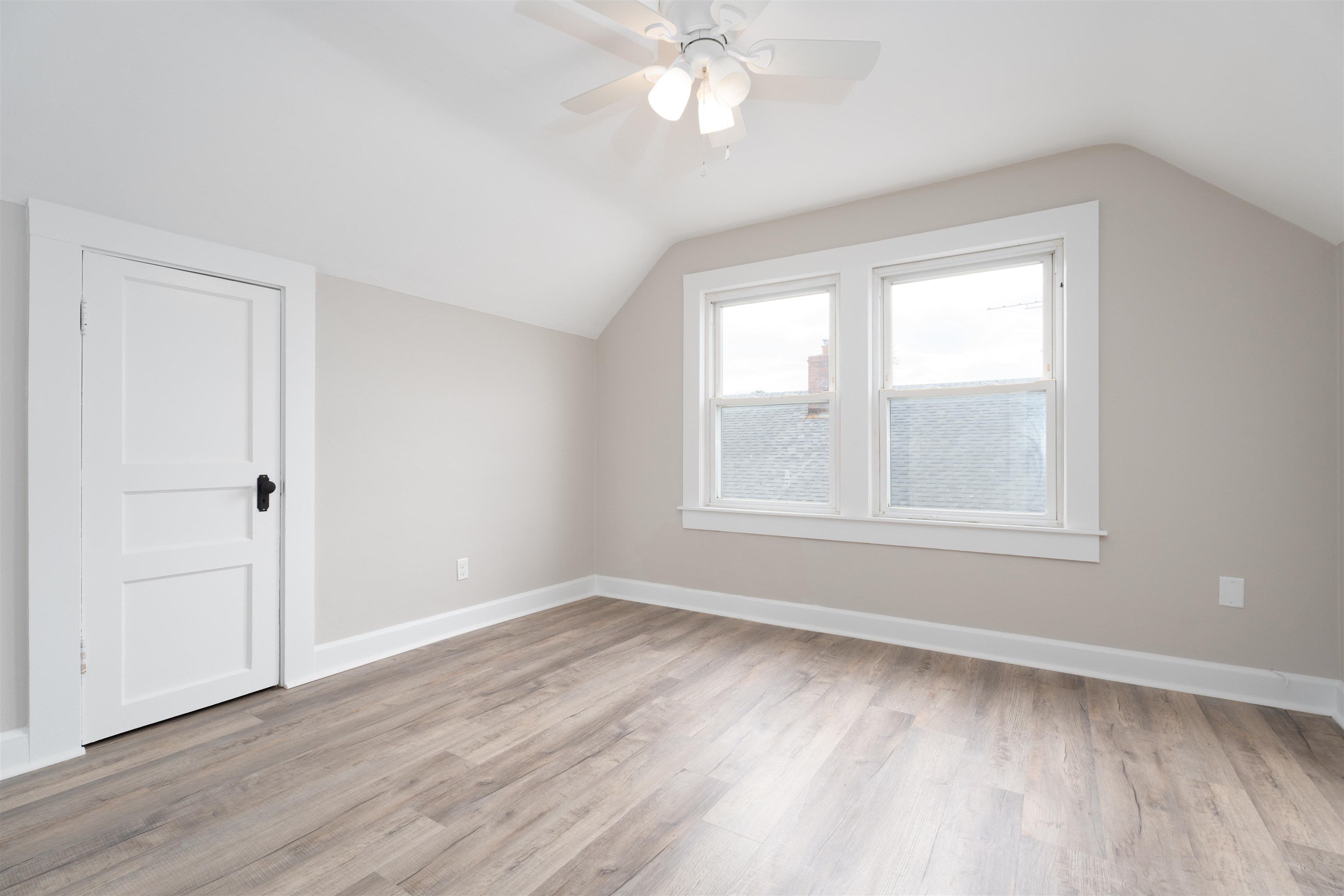 1307 3rd Street, Owensboro, Kentucky 42301, 3 Bedrooms Bedrooms, ,1 BathroomBathrooms,Single Family Residence,For Sale,3rd Street,91028