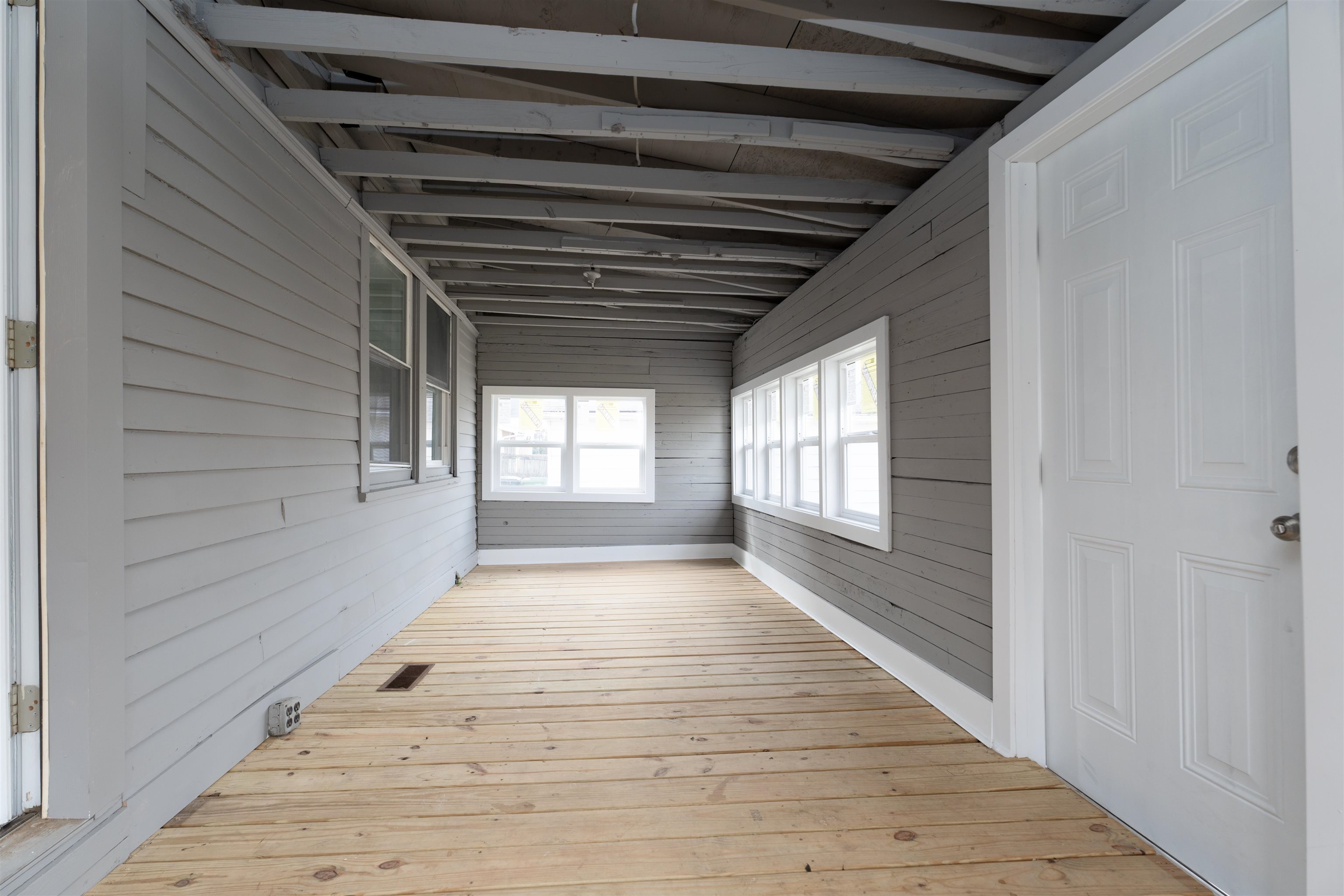 1307 3rd Street, Owensboro, Kentucky 42301, 3 Bedrooms Bedrooms, ,1 BathroomBathrooms,Single Family Residence,For Sale,3rd Street,91028