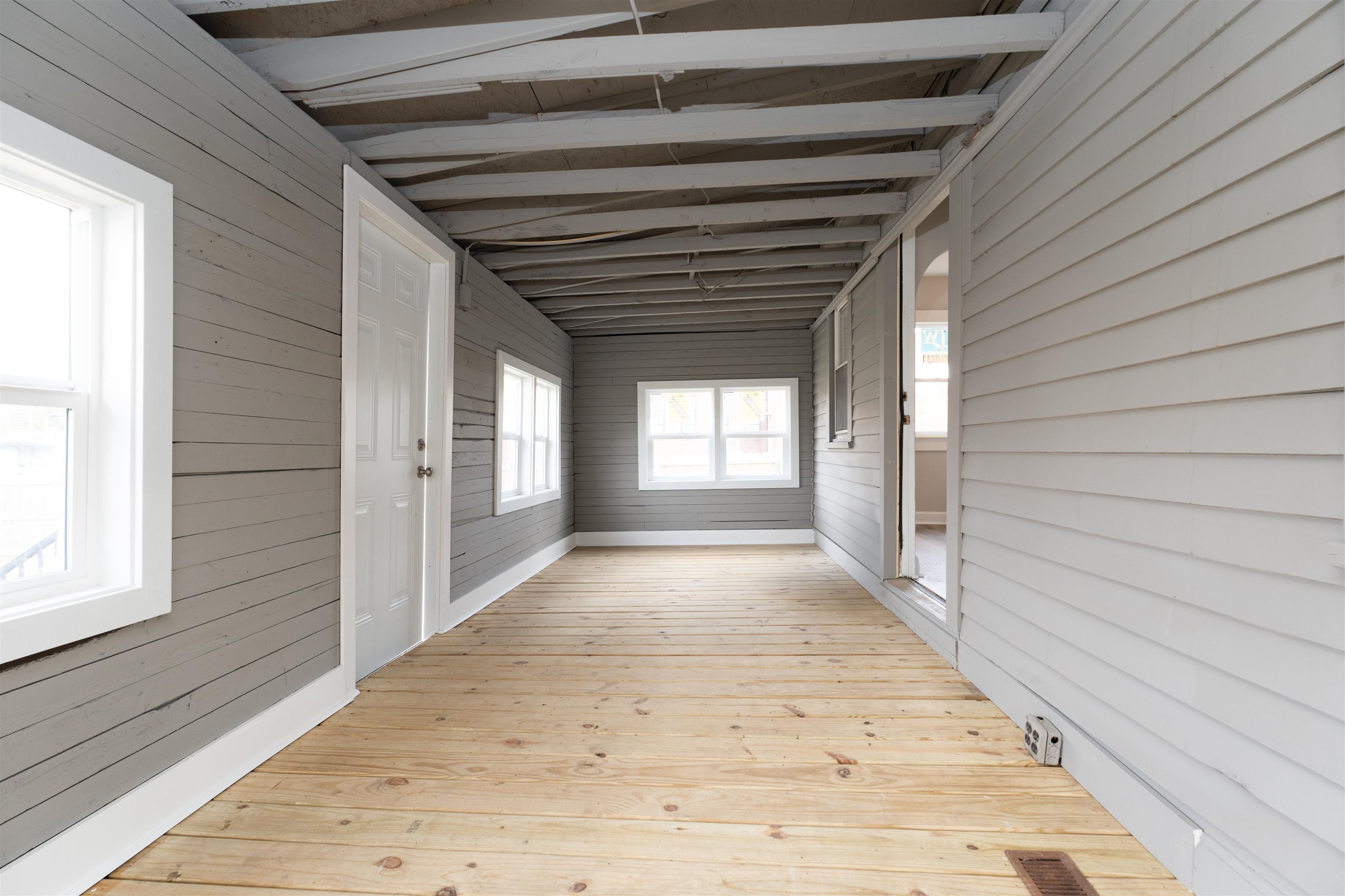 1307 3rd Street, Owensboro, Kentucky 42301, 3 Bedrooms Bedrooms, ,1 BathroomBathrooms,Single Family Residence,For Sale,3rd Street,91028