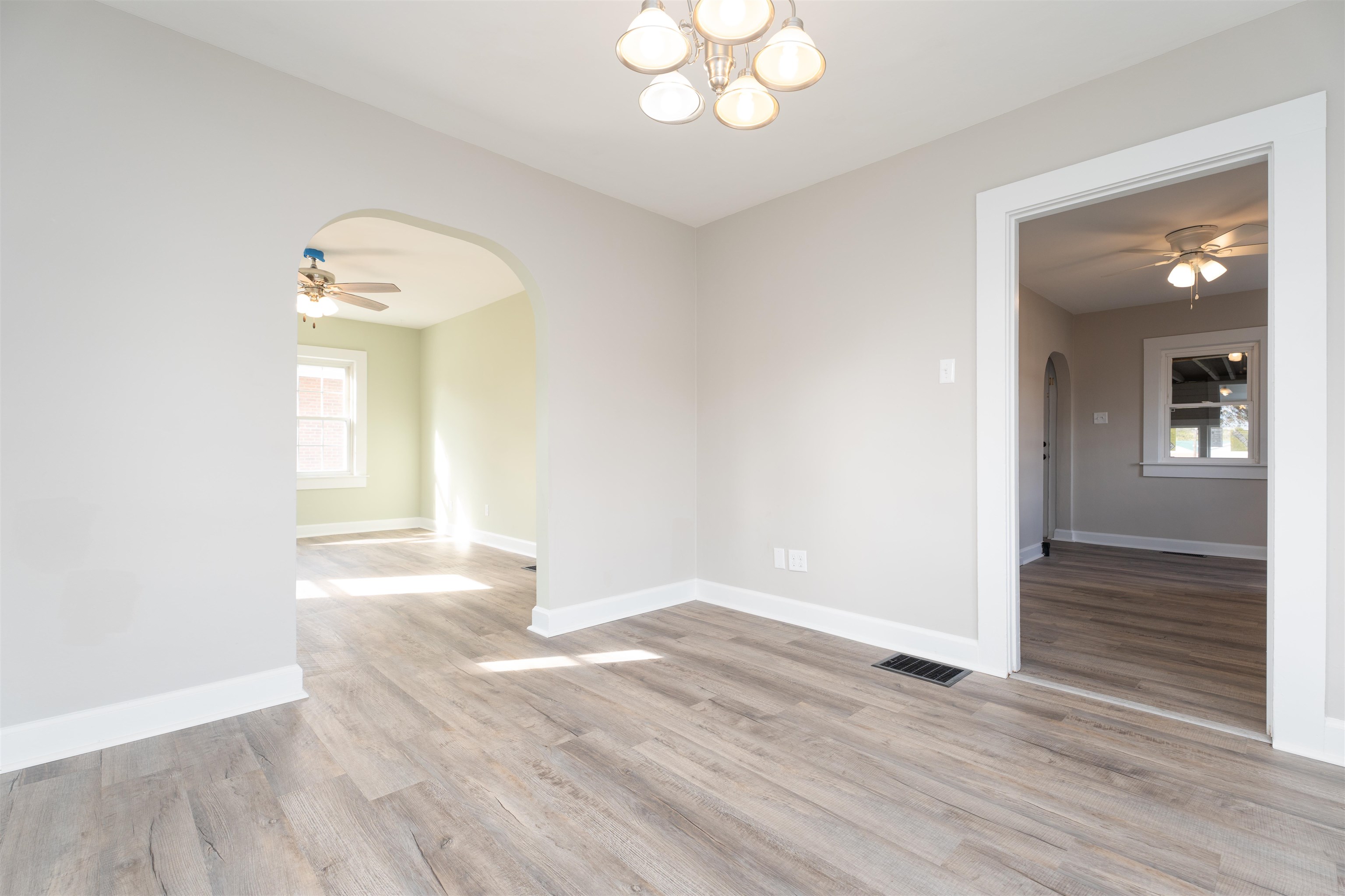 1307 3rd Street, Owensboro, Kentucky 42301, 3 Bedrooms Bedrooms, ,1 BathroomBathrooms,Single Family Residence,For Sale,3rd Street,91028