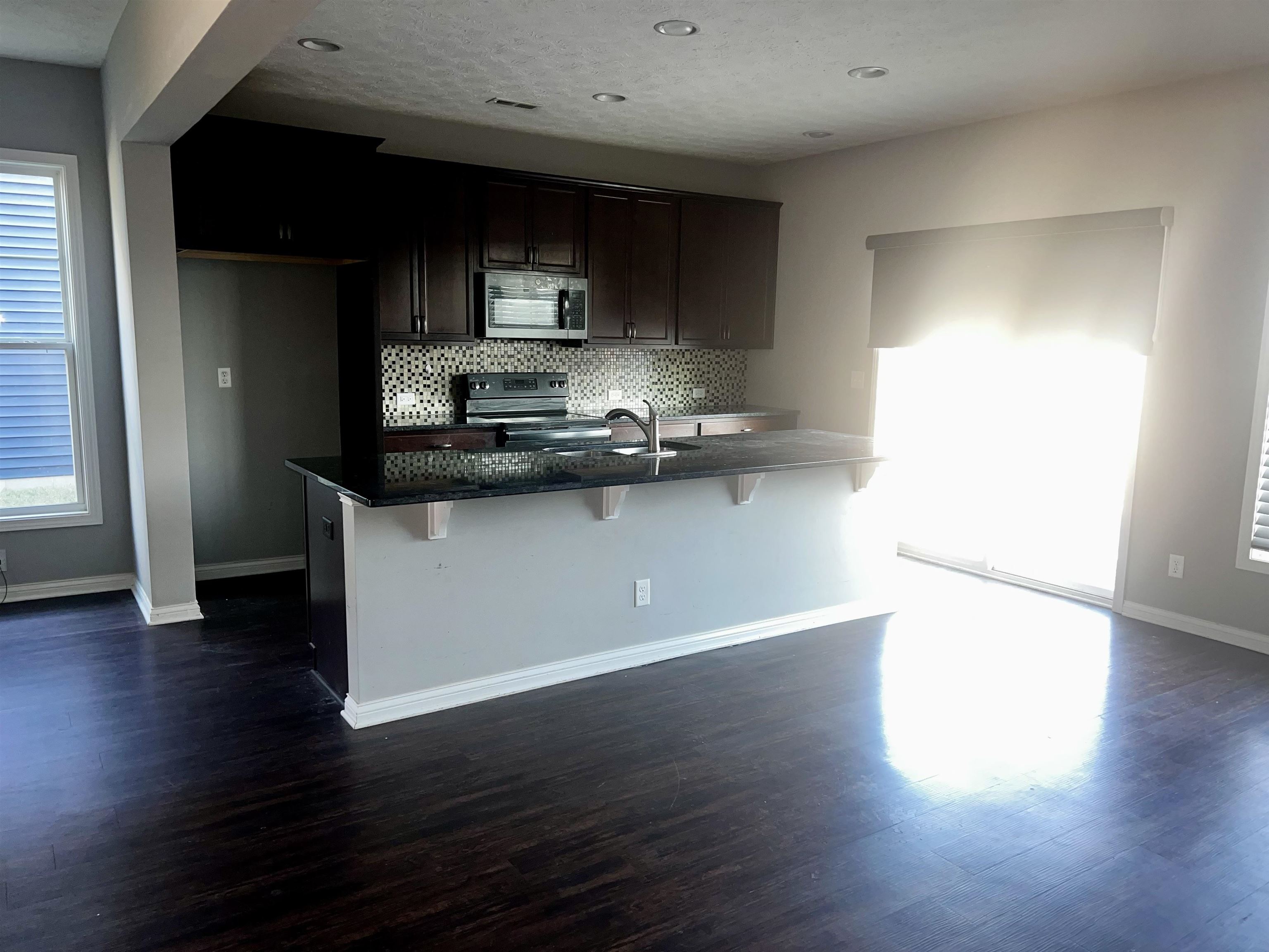 4092 Red Clover Dr, Owensboro, Kentucky 42303, 4 Bedrooms Bedrooms, ,2 BathroomsBathrooms,Single Family Residence,For Sale,Red Clover Dr,91033