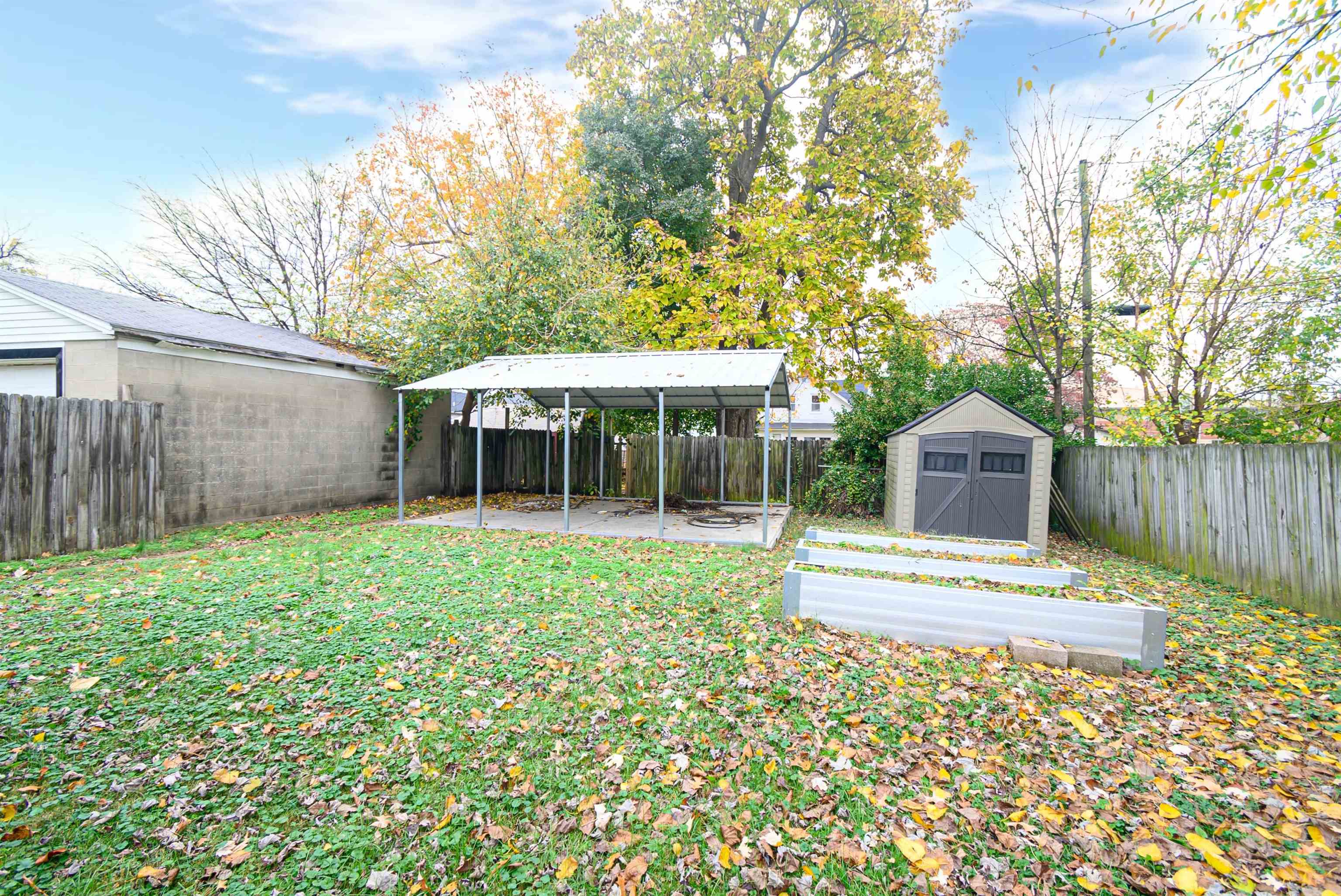 1615 Center St, Owensboro, Kentucky 42303, 2 Bedrooms Bedrooms, ,1 BathroomBathrooms,Single Family Residence,For Sale,Center St,91034