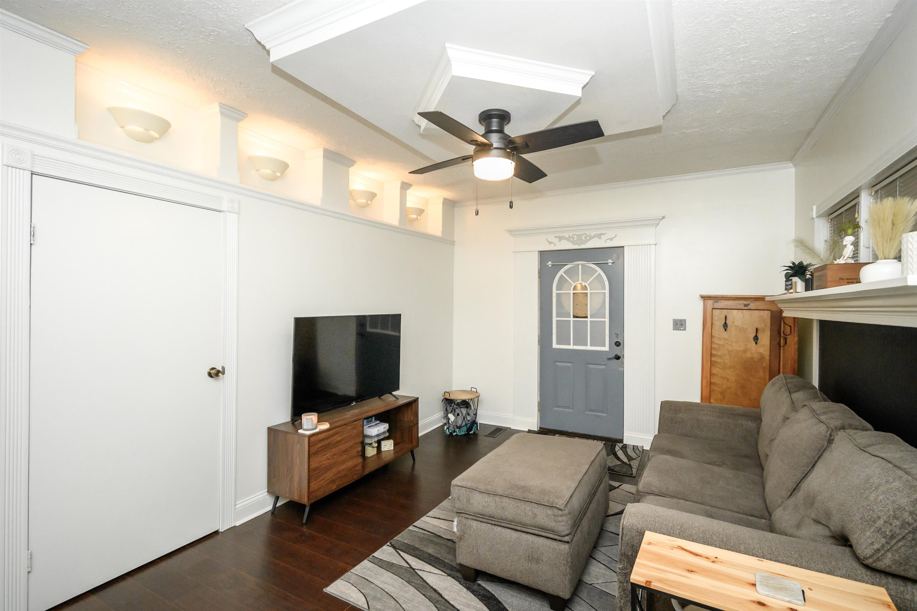 1615 Center St, Owensboro, Kentucky 42303, 2 Bedrooms Bedrooms, ,1 BathroomBathrooms,Single Family Residence,For Sale,Center St,91034