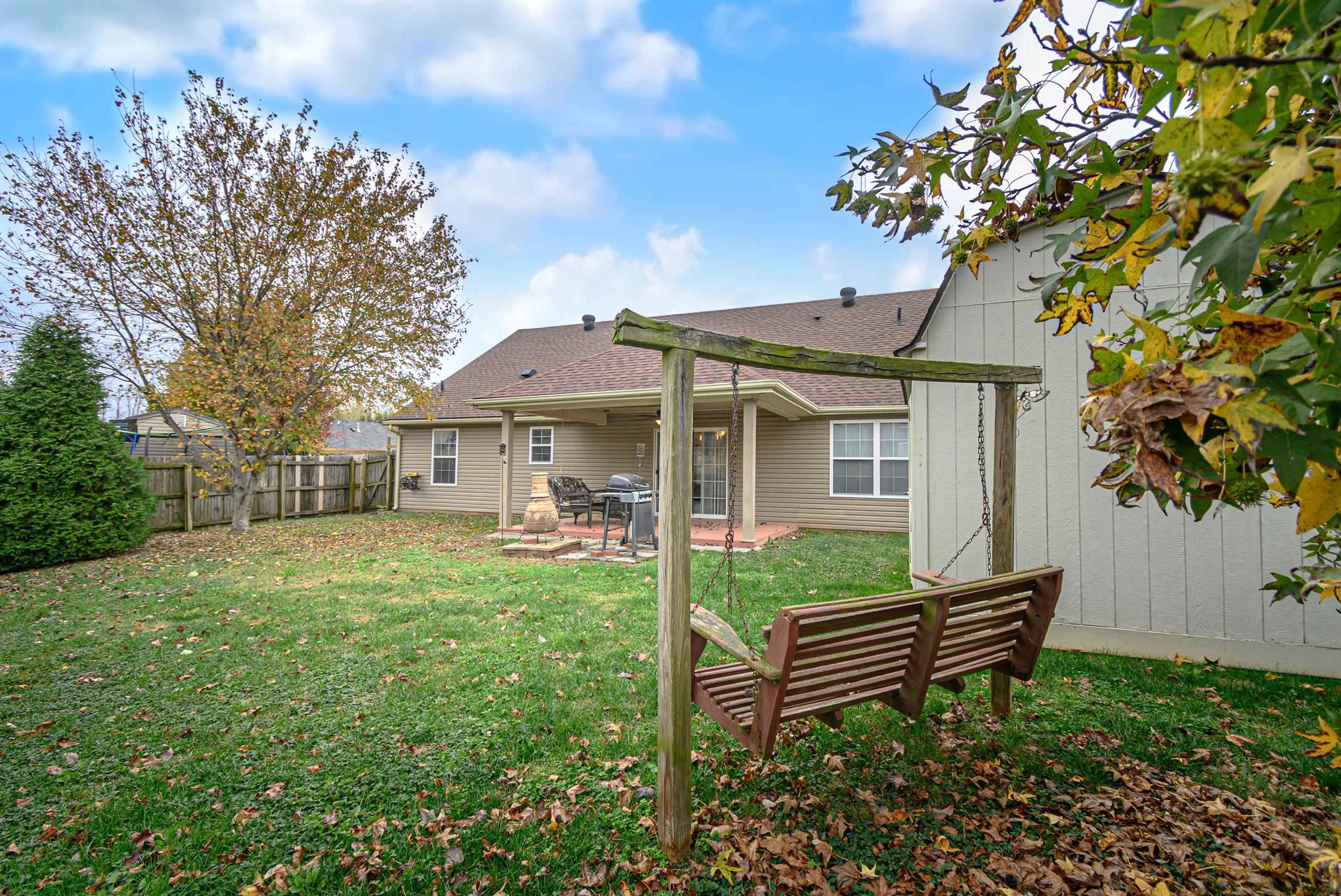 2834 Trails Way, Owensboro, Kentucky 42303, 3 Bedrooms Bedrooms, ,2 BathroomsBathrooms,Single Family Residence,For Sale,Trails Way,91035
