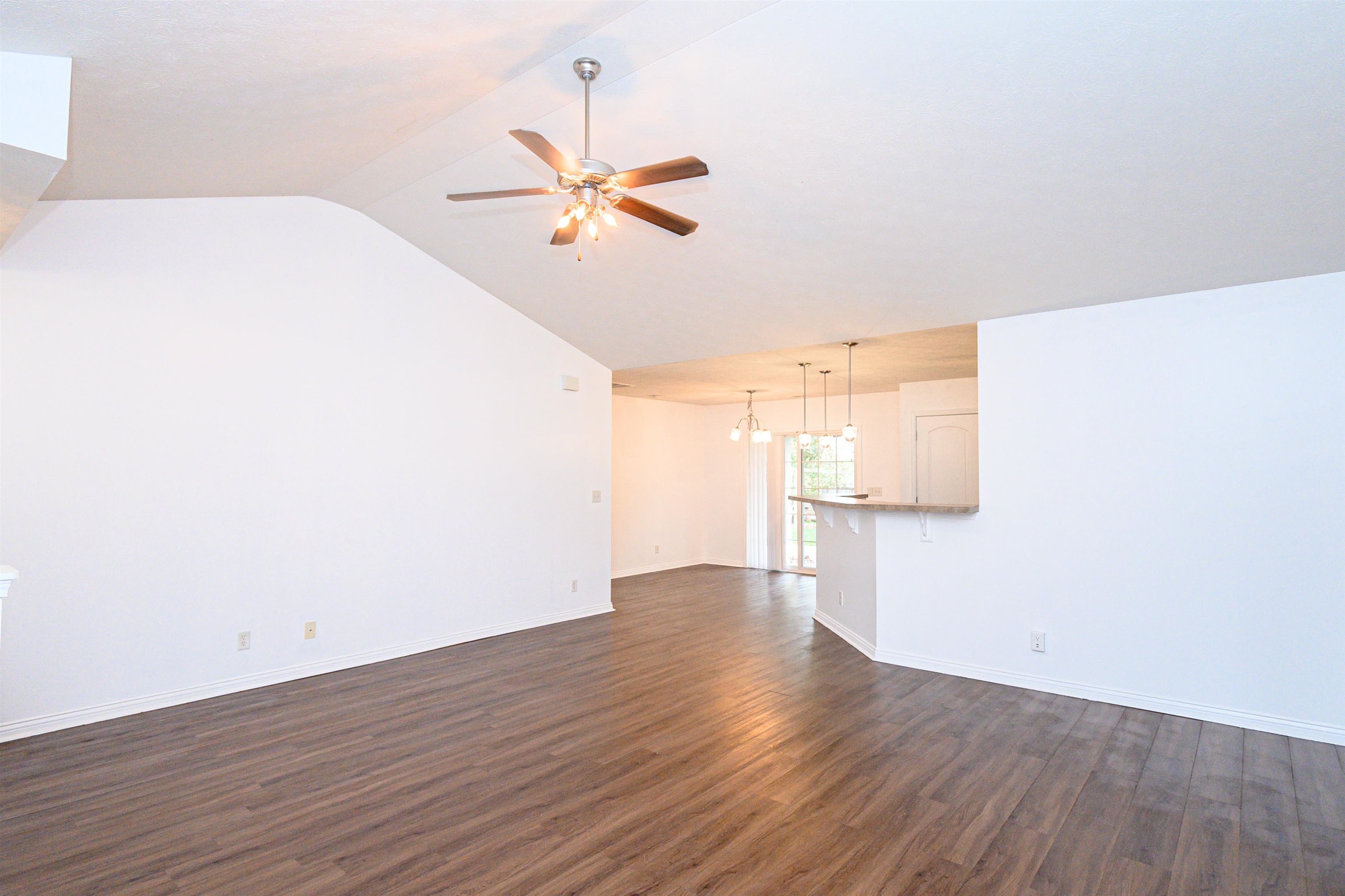2834 Trails Way, Owensboro, Kentucky 42303, 3 Bedrooms Bedrooms, ,2 BathroomsBathrooms,Single Family Residence,For Sale,Trails Way,91035
