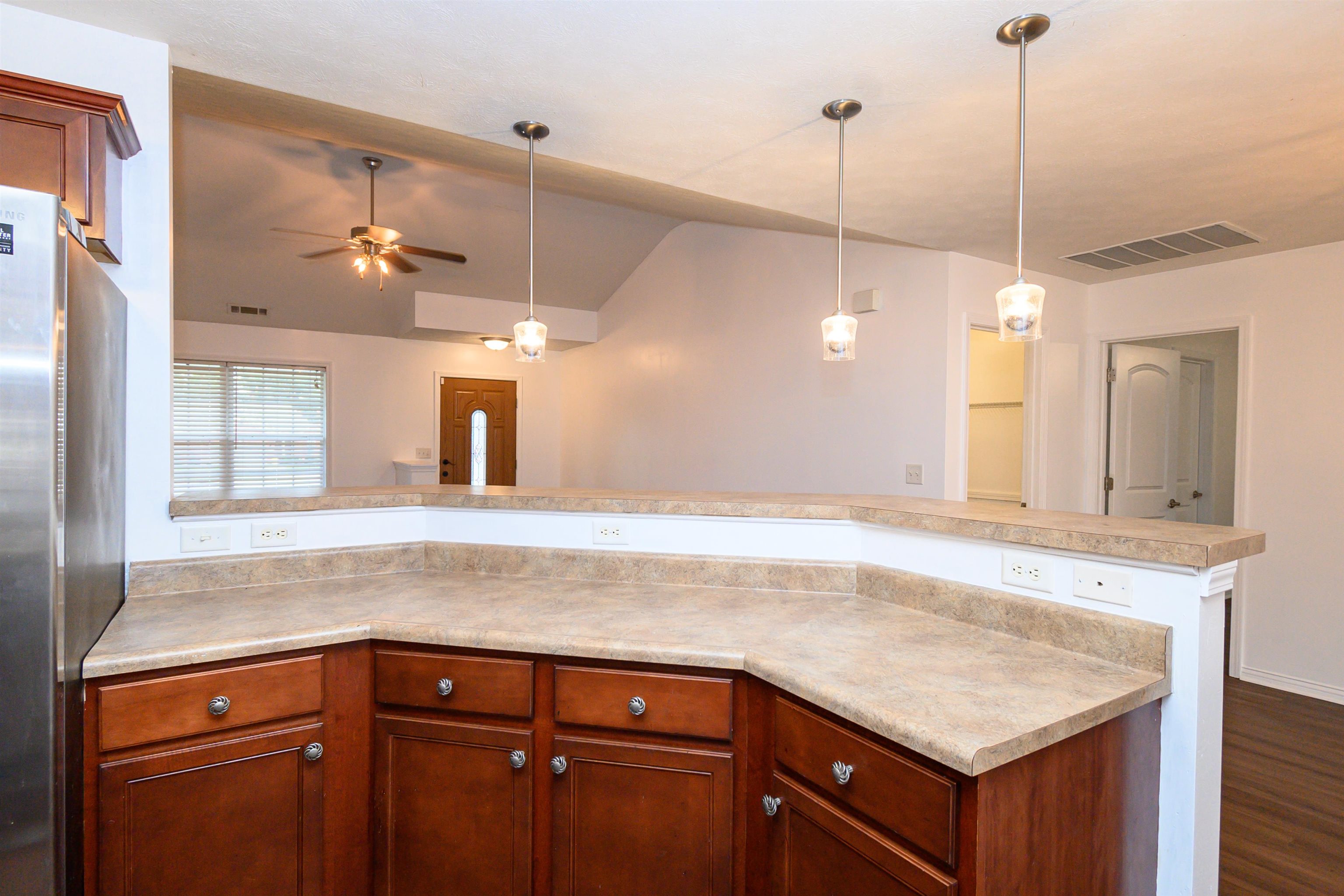 2834 Trails Way, Owensboro, Kentucky 42303, 3 Bedrooms Bedrooms, ,2 BathroomsBathrooms,Single Family Residence,For Sale,Trails Way,91035