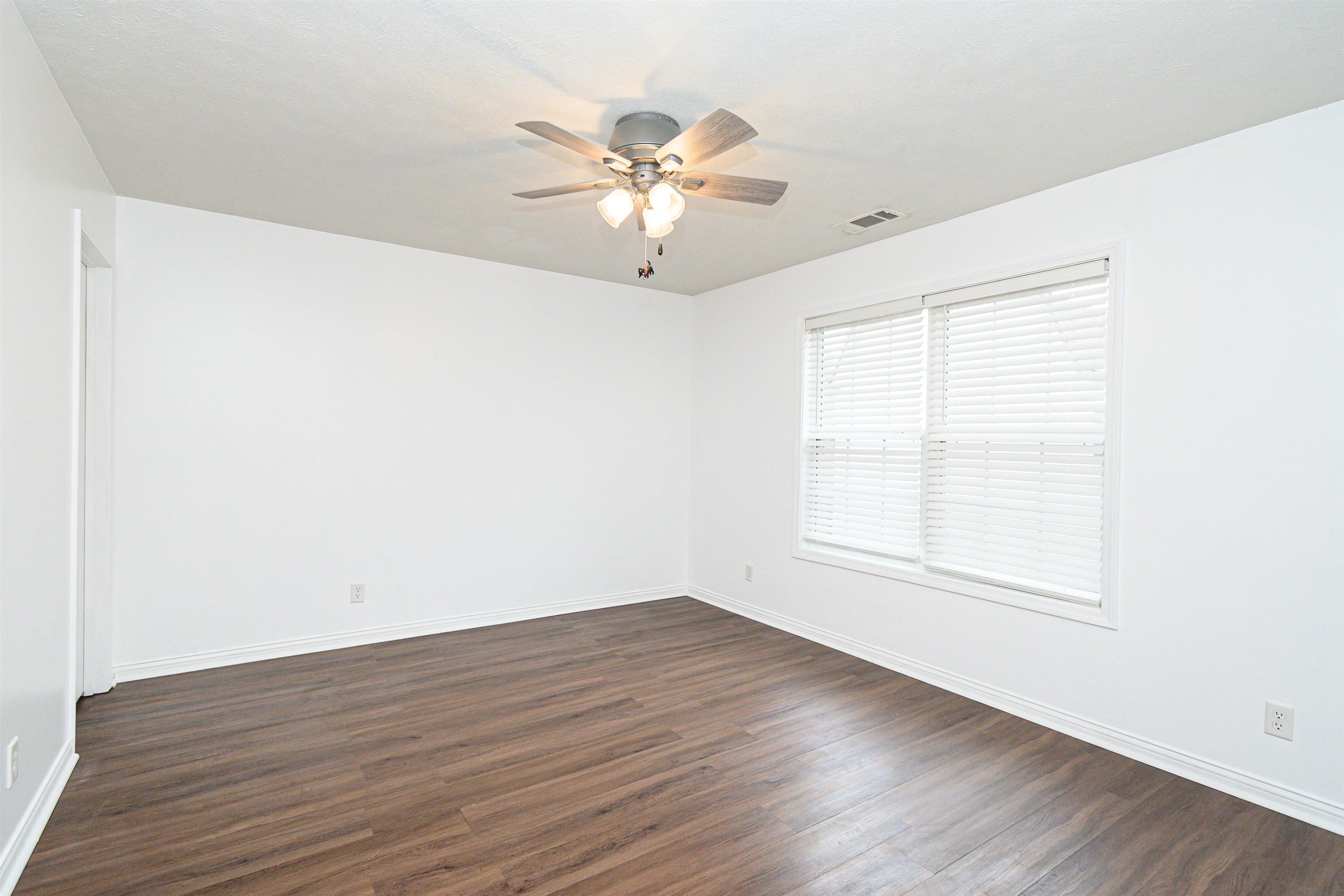 2834 Trails Way, Owensboro, Kentucky 42303, 3 Bedrooms Bedrooms, ,2 BathroomsBathrooms,Single Family Residence,For Sale,Trails Way,91035