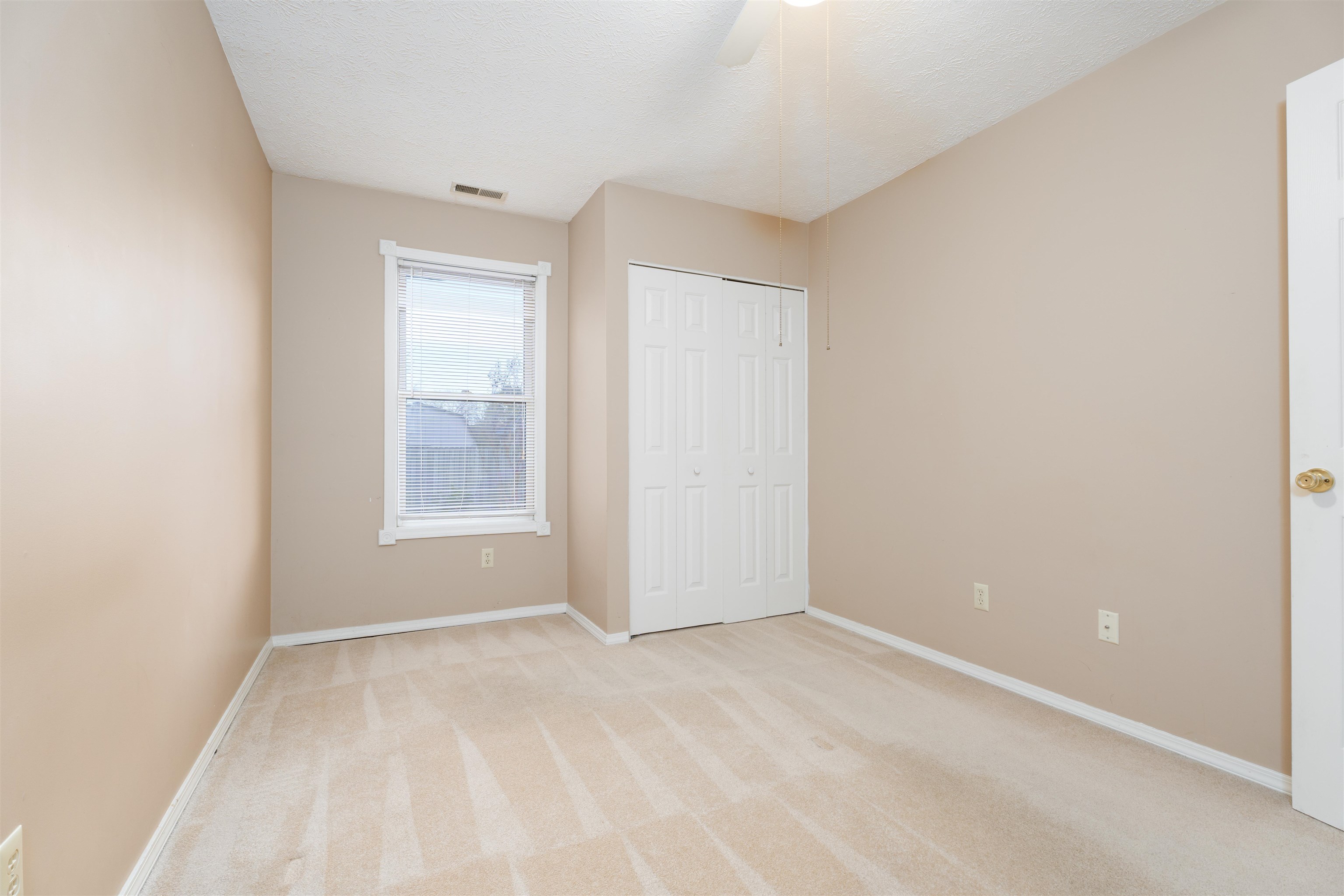 4558 Cove Pt., Owensboro, Kentucky 42301, 3 Bedrooms Bedrooms, ,2 BathroomsBathrooms,Single Family Residence,For Sale,Cove Pt.,91042