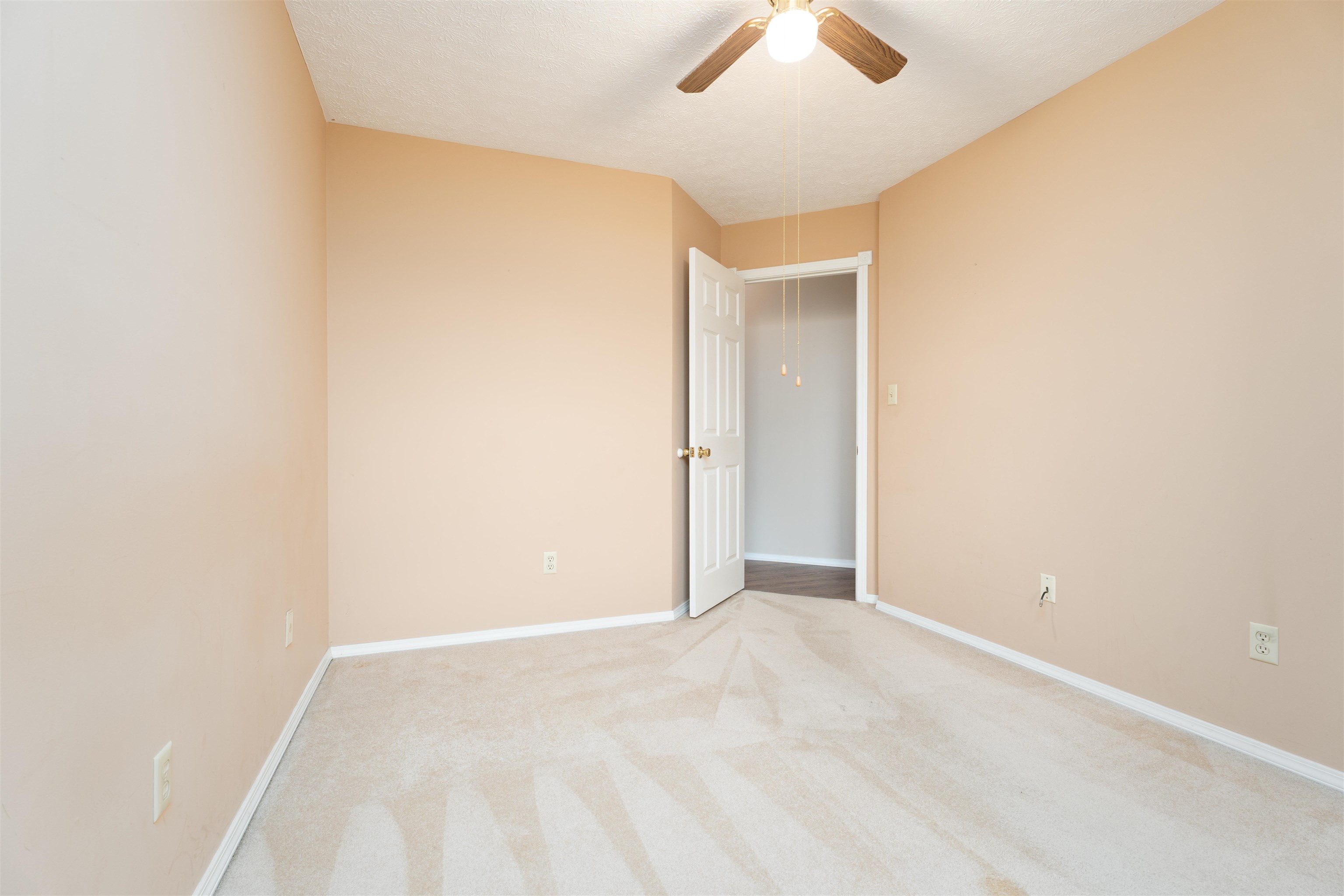 4558 Cove Pt., Owensboro, Kentucky 42301, 3 Bedrooms Bedrooms, ,2 BathroomsBathrooms,Single Family Residence,For Sale,Cove Pt.,91042