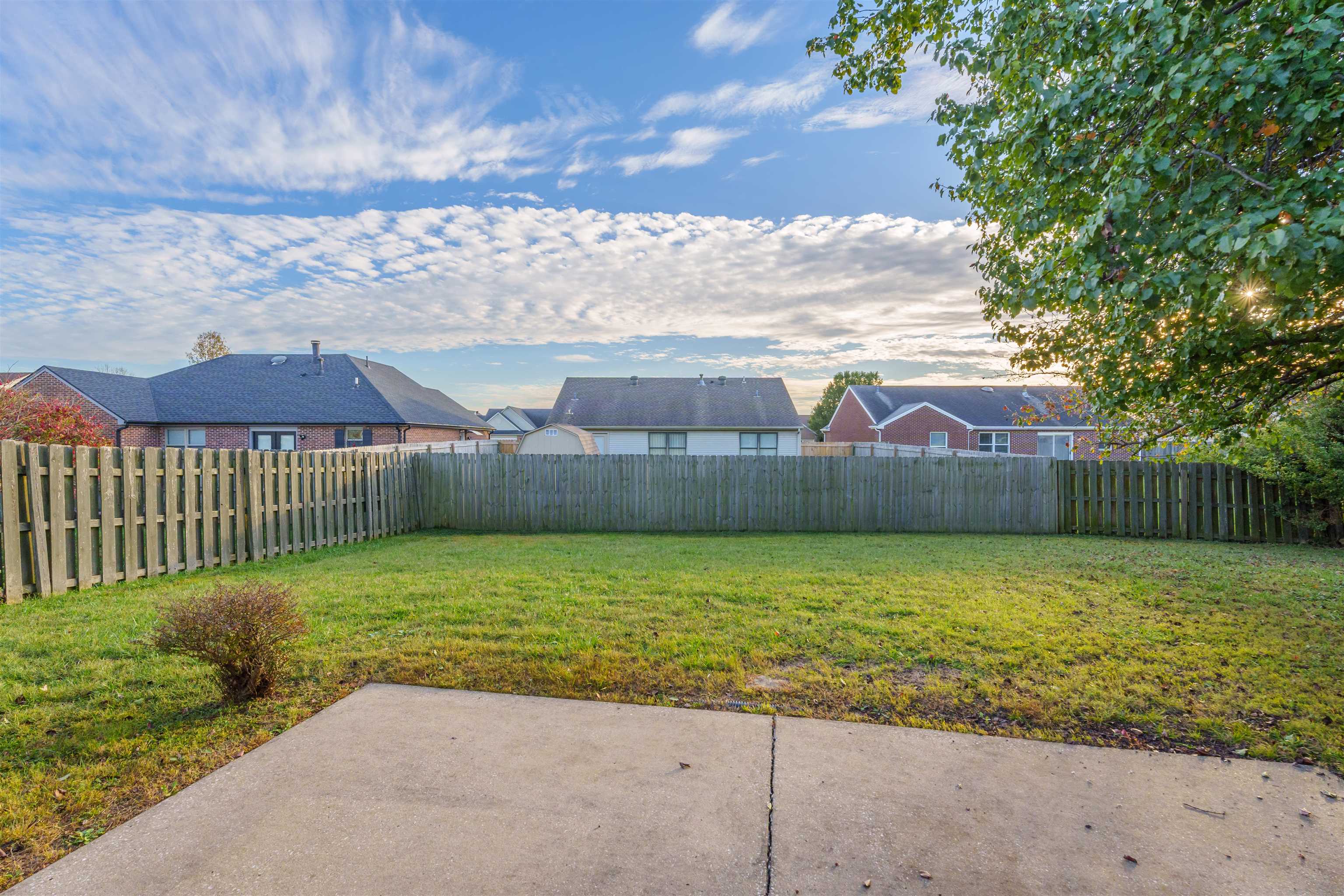 4558 Cove Pt., Owensboro, Kentucky 42301, 3 Bedrooms Bedrooms, ,2 BathroomsBathrooms,Single Family Residence,For Sale,Cove Pt.,91042