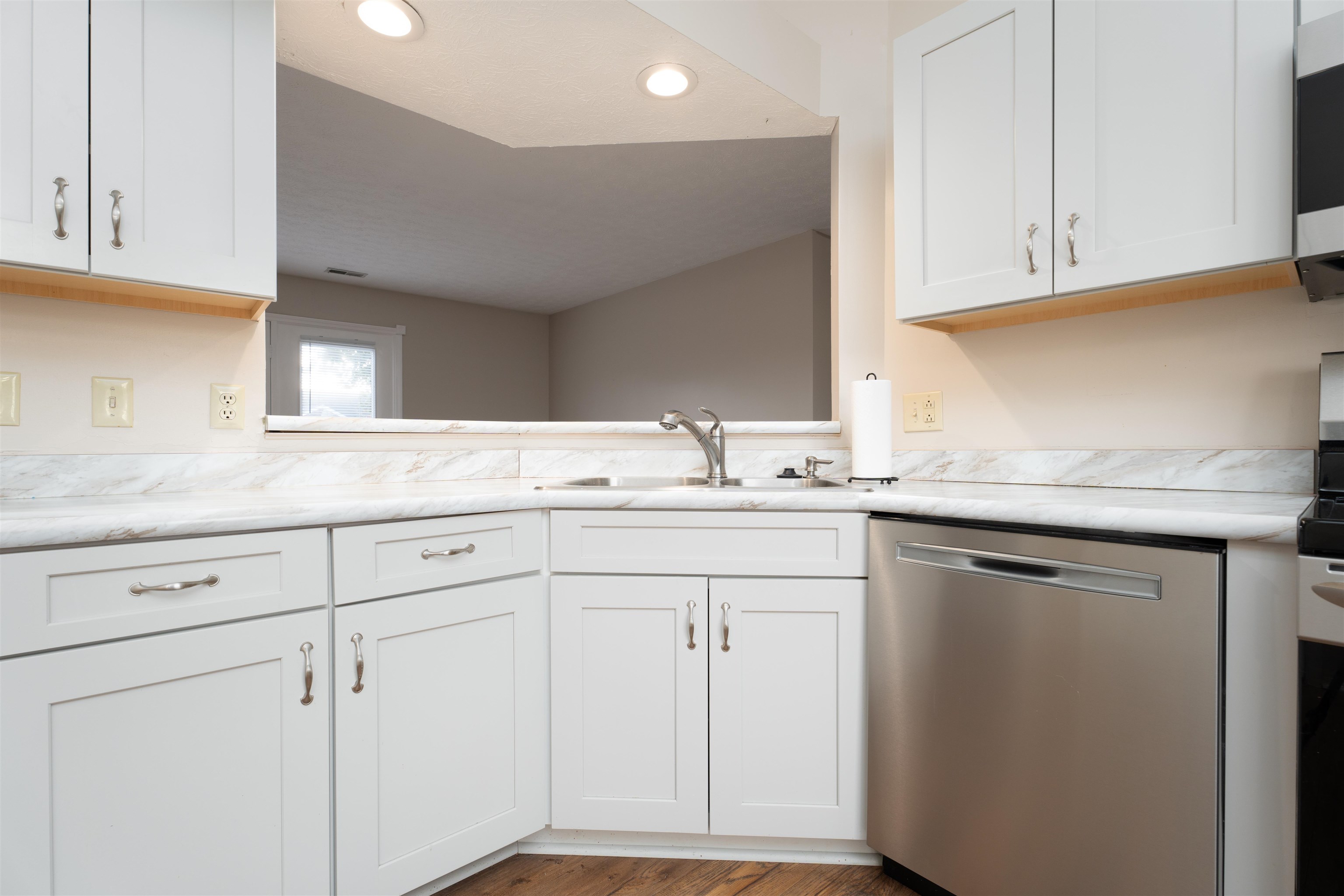 4558 Cove Pt., Owensboro, Kentucky 42301, 3 Bedrooms Bedrooms, ,2 BathroomsBathrooms,Single Family Residence,For Sale,Cove Pt.,91042