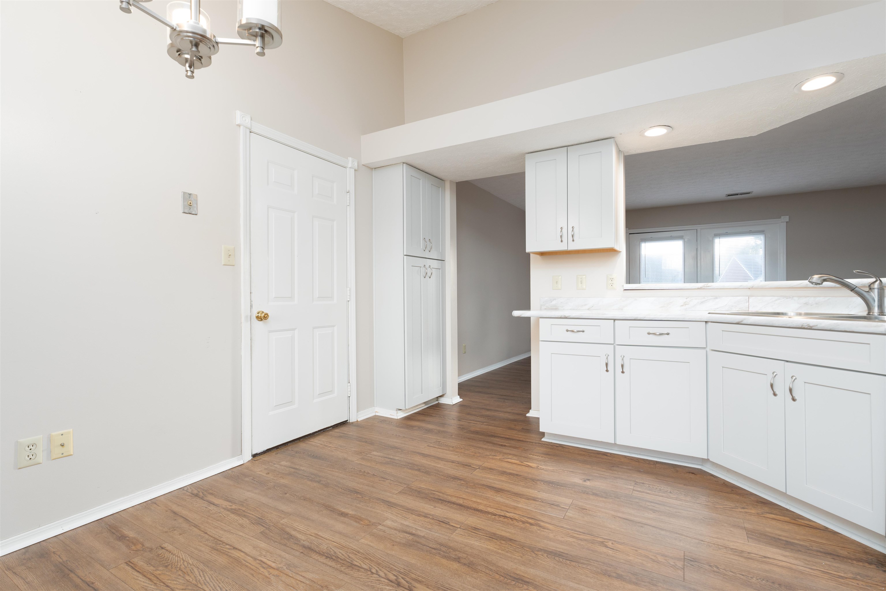 4558 Cove Pt., Owensboro, Kentucky 42301, 3 Bedrooms Bedrooms, ,2 BathroomsBathrooms,Single Family Residence,For Sale,Cove Pt.,91042
