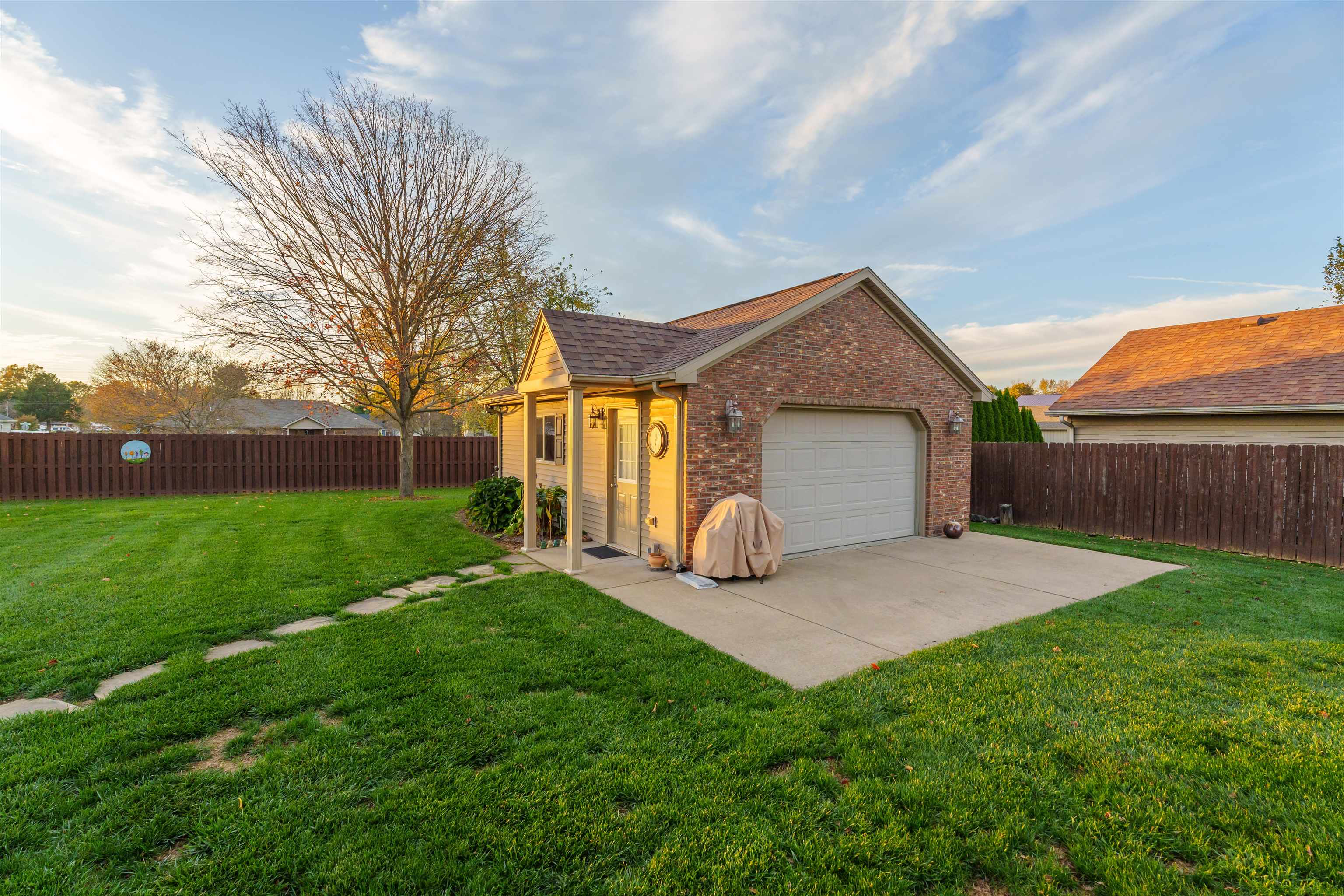 4721 Pecan Ridge Ct, Owensboro, Kentucky 42301, 4 Bedrooms Bedrooms, ,2 BathroomsBathrooms,Single Family Residence,For Sale,Pecan Ridge Ct,91050