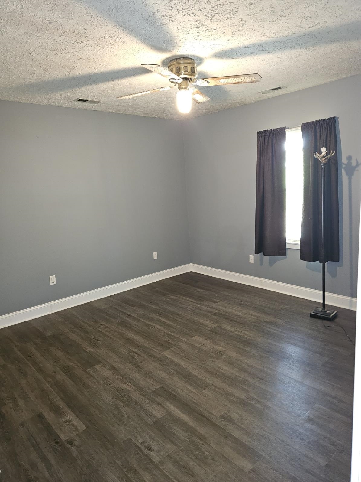 1076 Yelvington Lane, Maceo, Kentucky 42355, 2 Bedrooms Bedrooms, ,1 BathroomBathrooms,Single Family Residence,For Sale,Yelvington Lane,91061