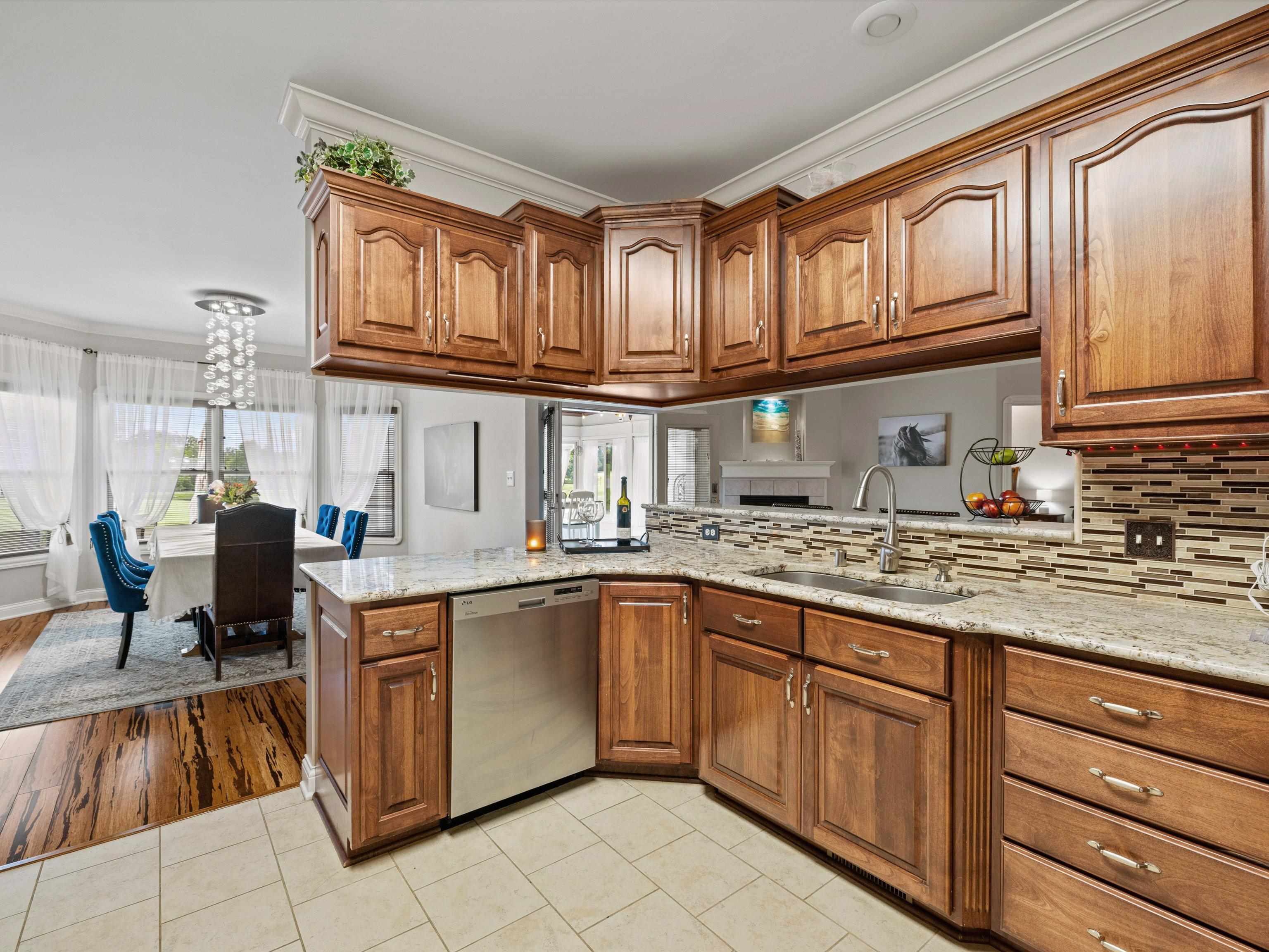 6635 Waterford Place, Owensboro, Kentucky 42303, 4 Bedrooms Bedrooms, ,3 BathroomsBathrooms,Single Family Residence,For Sale,Waterford Place,91064