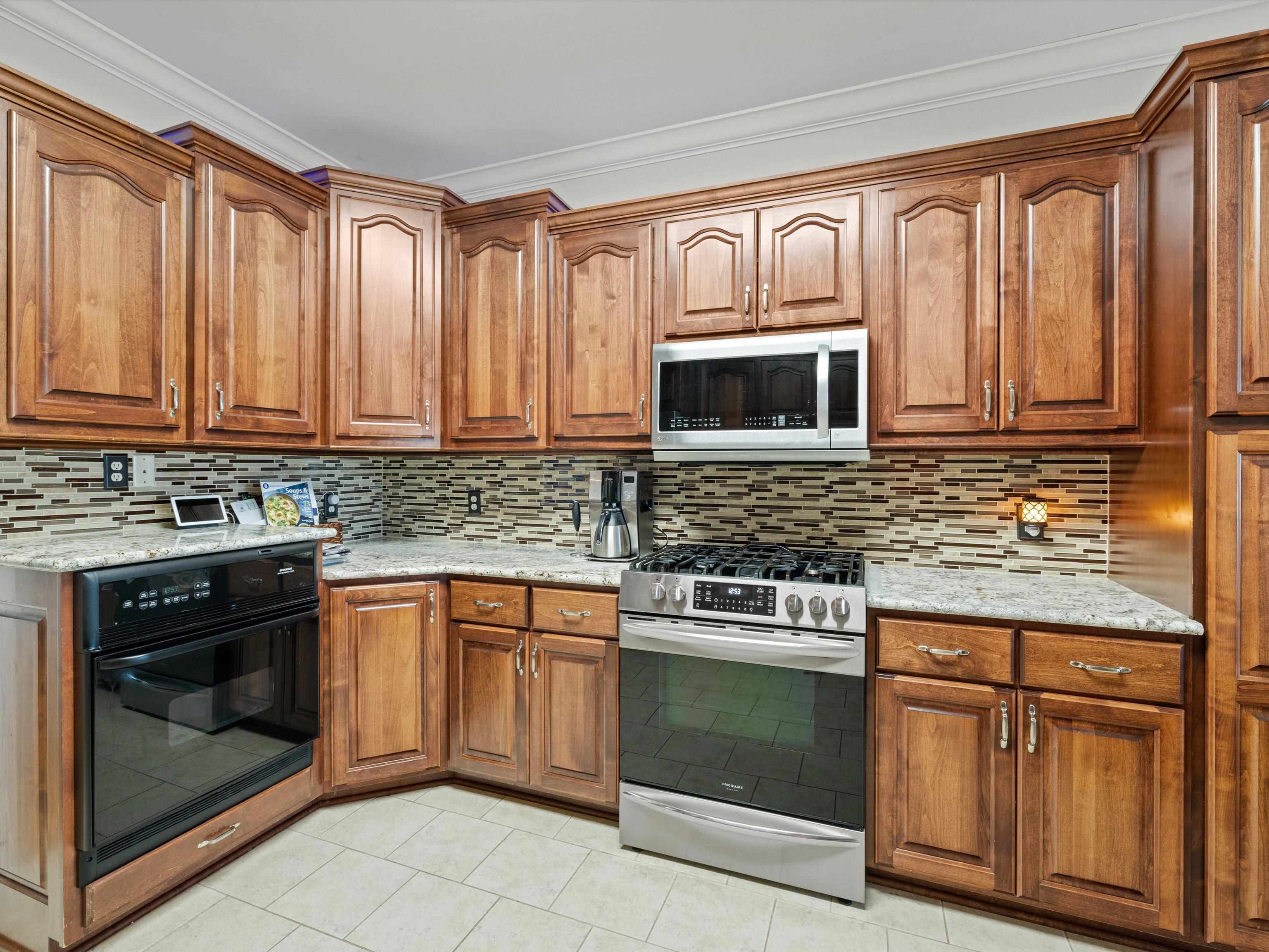 6635 Waterford Place, Owensboro, Kentucky 42303, 4 Bedrooms Bedrooms, ,3 BathroomsBathrooms,Single Family Residence,For Sale,Waterford Place,91064