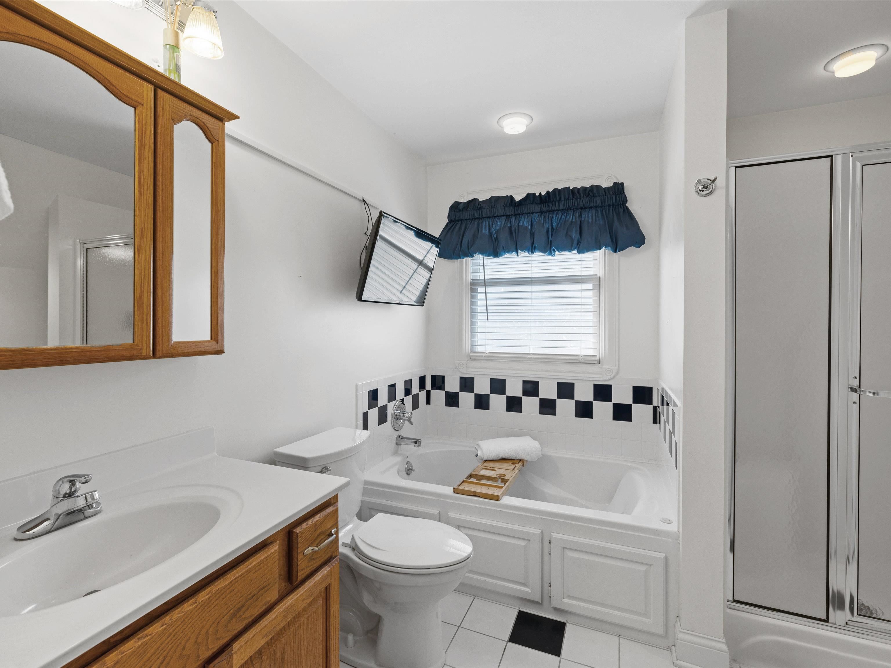 6635 Waterford Place, Owensboro, Kentucky 42303, 4 Bedrooms Bedrooms, ,3 BathroomsBathrooms,Single Family Residence,For Sale,Waterford Place,91064