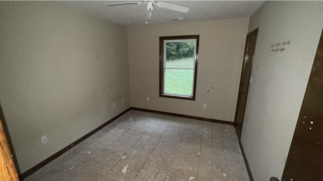 900 Squirrel Tail Hollow Rd., Hawesville, Kentucky 42348, 5 Bedrooms Bedrooms, ,3 BathroomsBathrooms,Single Family Residence,For Sale,Squirrel Tail Hollow Rd.,91066