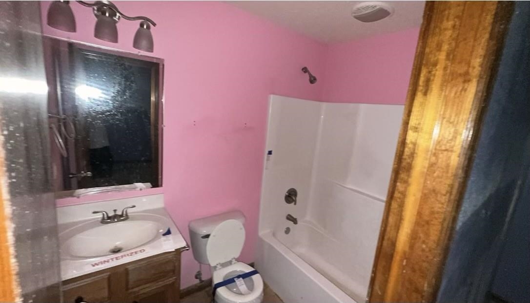 900 Squirrel Tail Hollow Rd., Hawesville, Kentucky 42348, 5 Bedrooms Bedrooms, ,3 BathroomsBathrooms,Single Family Residence,For Sale,Squirrel Tail Hollow Rd.,91066