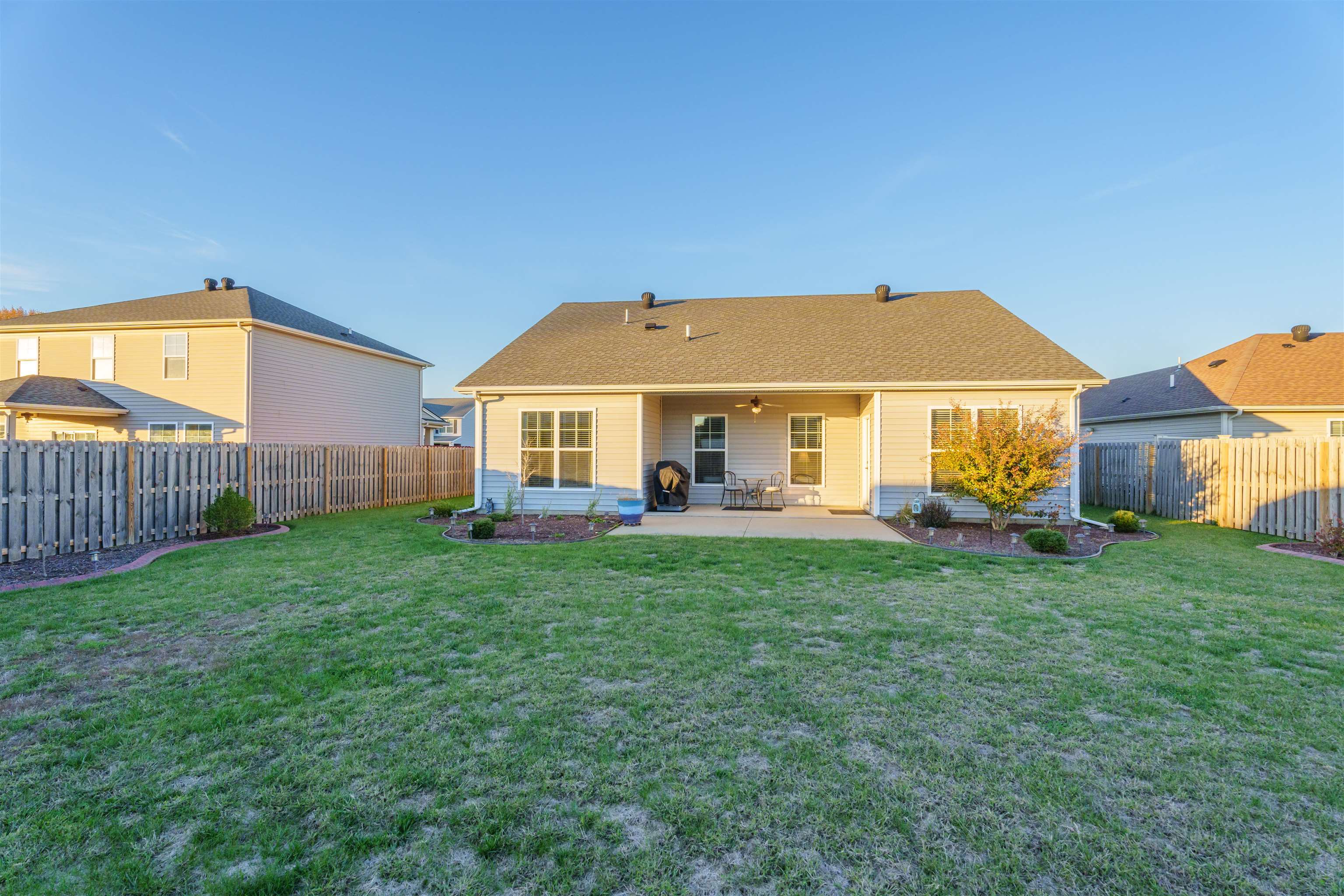 5544 Goldenrod Lane, Owensboro, Kentucky 42301, 3 Bedrooms Bedrooms, ,2 BathroomsBathrooms,Single Family Residence,For Sale,Goldenrod Lane,91067