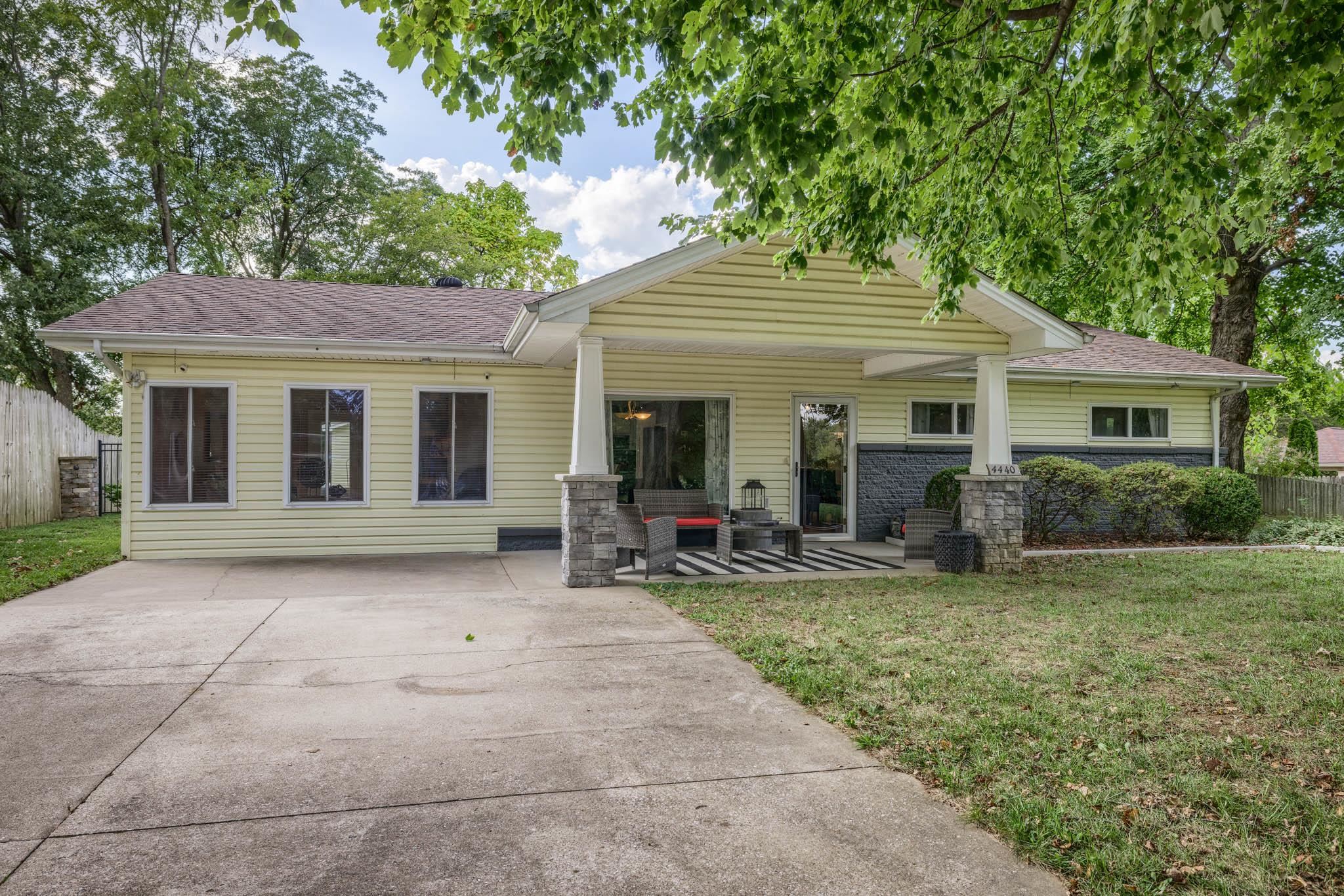 4440 New Hartford Road, Owensboro, Kentucky 42303, 2 Bedrooms Bedrooms, ,1 BathroomBathrooms,Single Family Residence,For Sale,New Hartford Road,91068