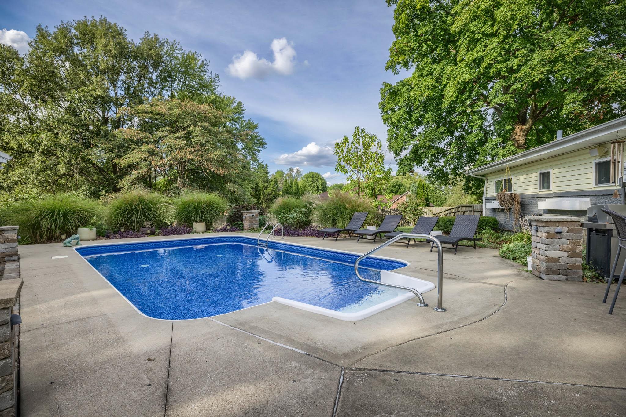 4440 New Hartford Road, Owensboro, Kentucky 42303, 2 Bedrooms Bedrooms, ,1 BathroomBathrooms,Single Family Residence,For Sale,New Hartford Road,91068