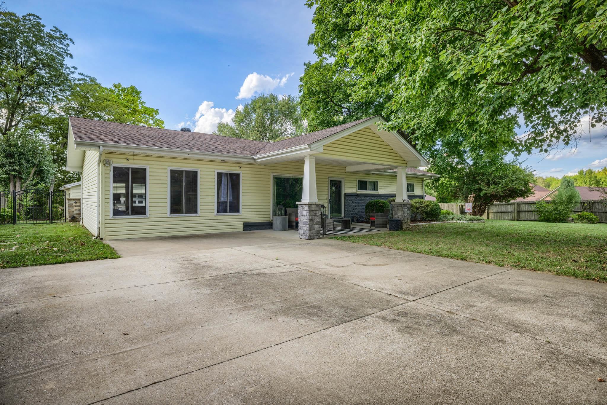 4440 New Hartford Road, Owensboro, Kentucky 42303, 2 Bedrooms Bedrooms, ,1 BathroomBathrooms,Single Family Residence,For Sale,New Hartford Road,91068