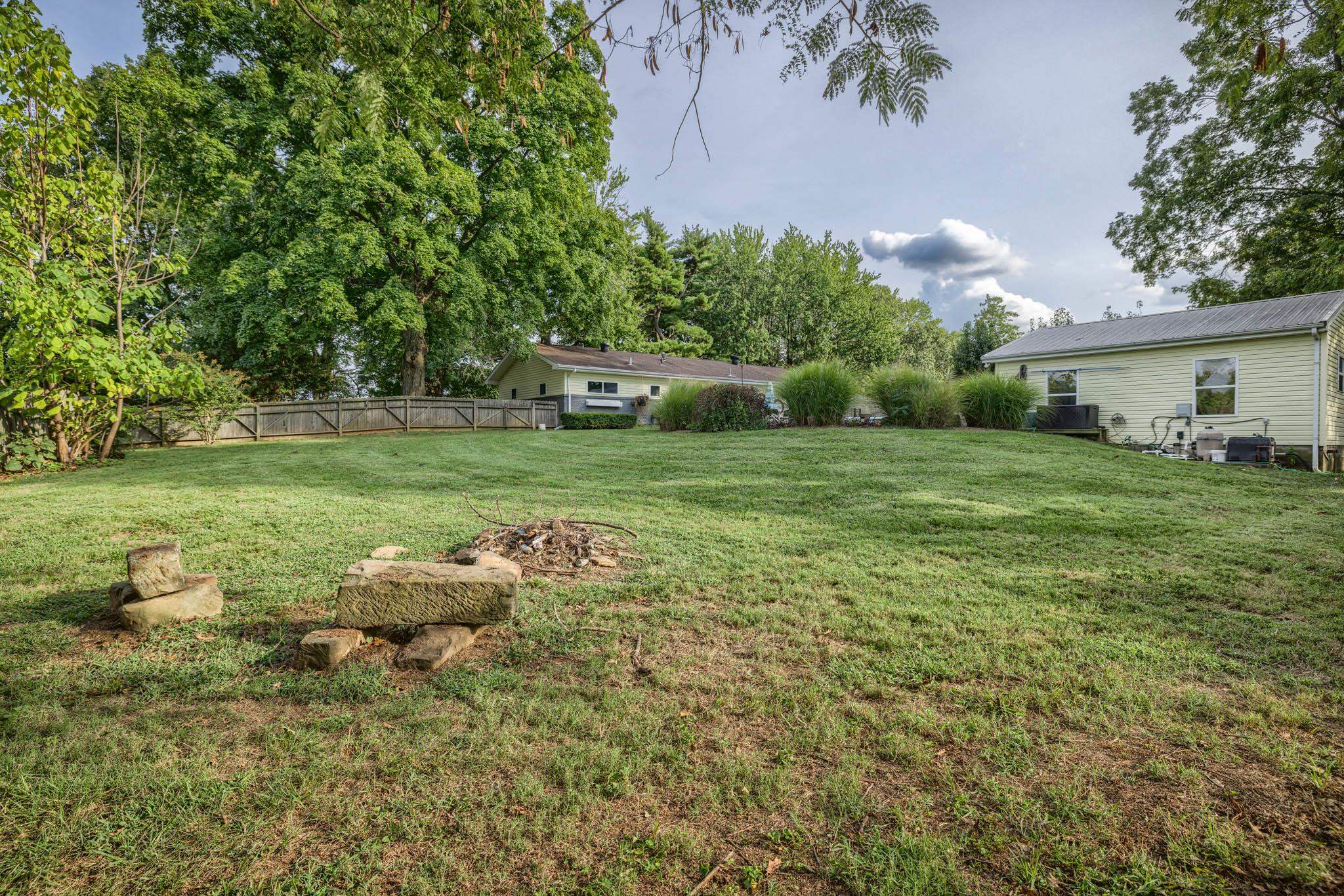 4440 New Hartford Road, Owensboro, Kentucky 42303, 2 Bedrooms Bedrooms, ,1 BathroomBathrooms,Single Family Residence,For Sale,New Hartford Road,91068