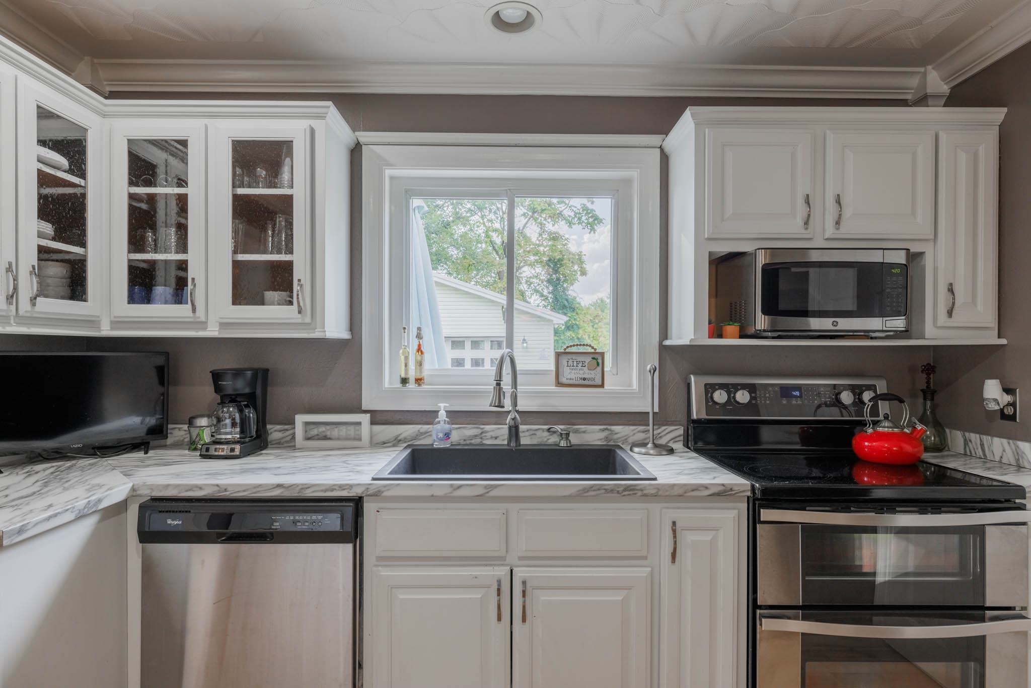 4440 New Hartford Road, Owensboro, Kentucky 42303, 2 Bedrooms Bedrooms, ,1 BathroomBathrooms,Single Family Residence,For Sale,New Hartford Road,91068