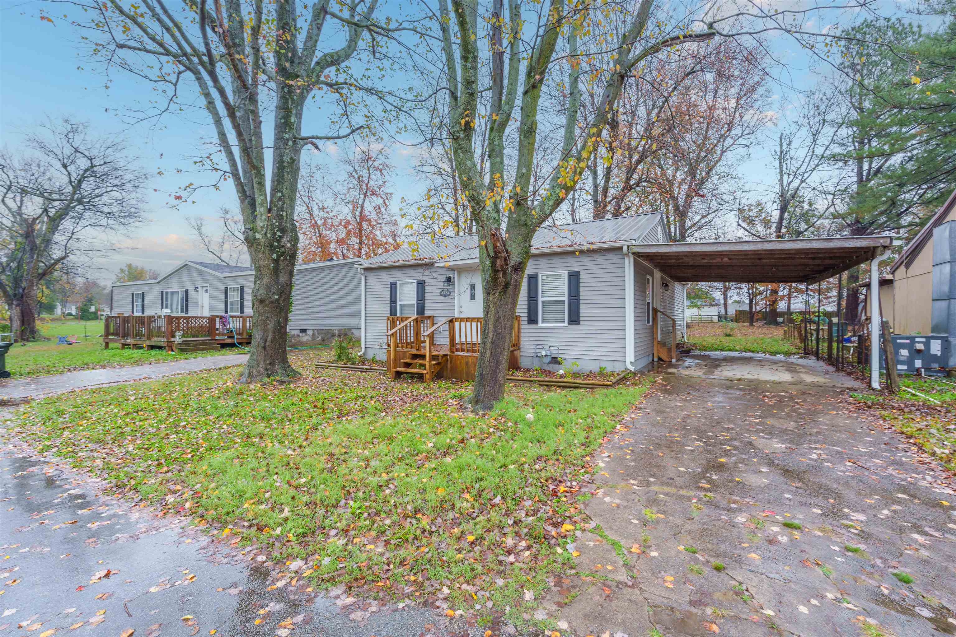712 Oak St, Livermore, Kentucky 42352, 2 Bedrooms Bedrooms, ,1 BathroomBathrooms,Single Family Residence,For Sale,Oak St,91074