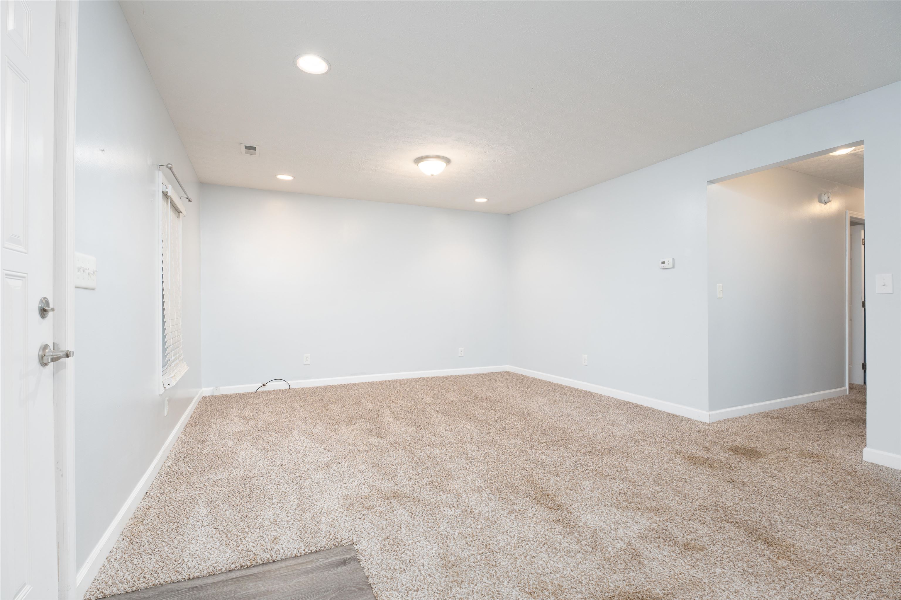 712 Oak St, Livermore, Kentucky 42352, 2 Bedrooms Bedrooms, ,1 BathroomBathrooms,Single Family Residence,For Sale,Oak St,91074
