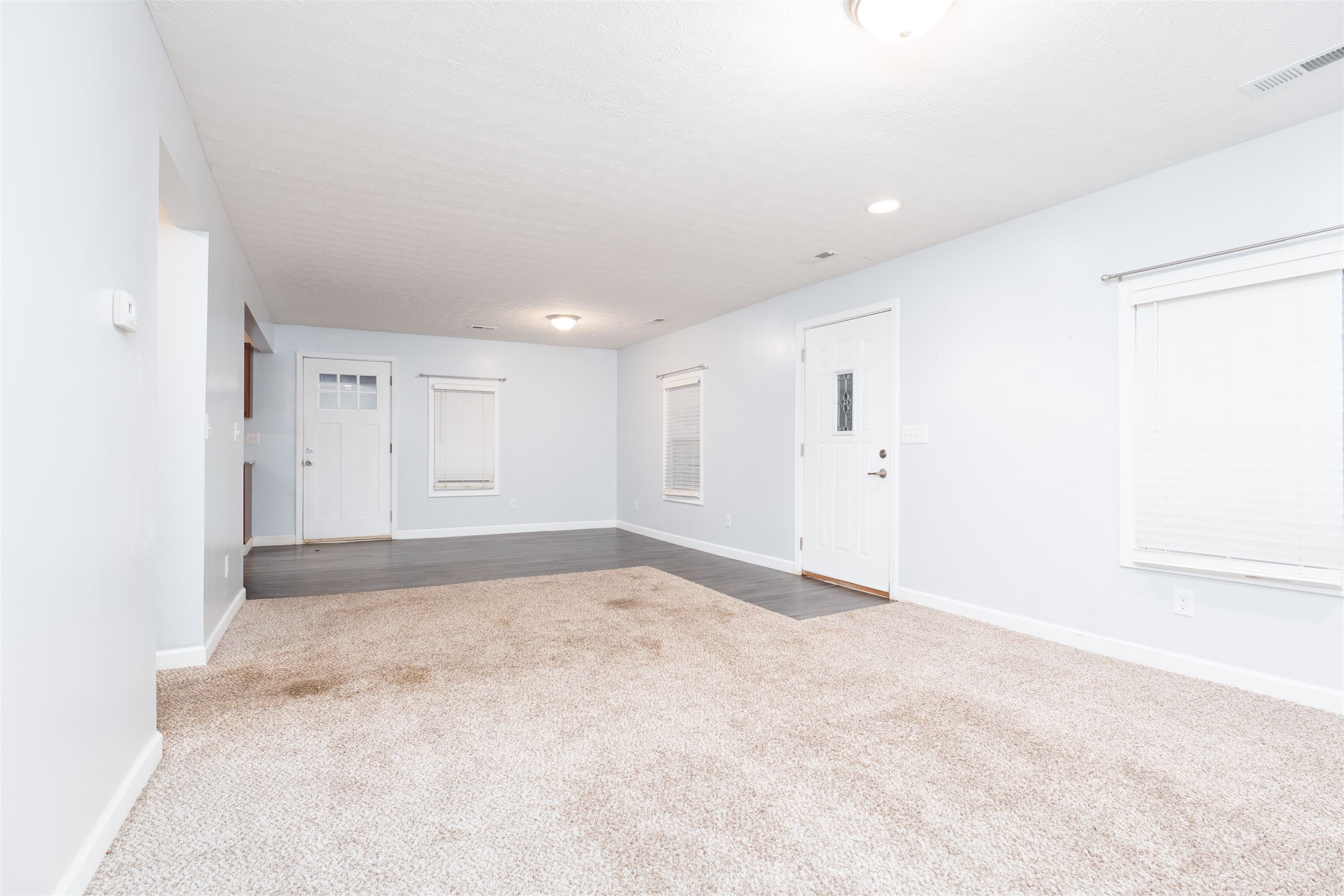 712 Oak St, Livermore, Kentucky 42352, 2 Bedrooms Bedrooms, ,1 BathroomBathrooms,Single Family Residence,For Sale,Oak St,91074