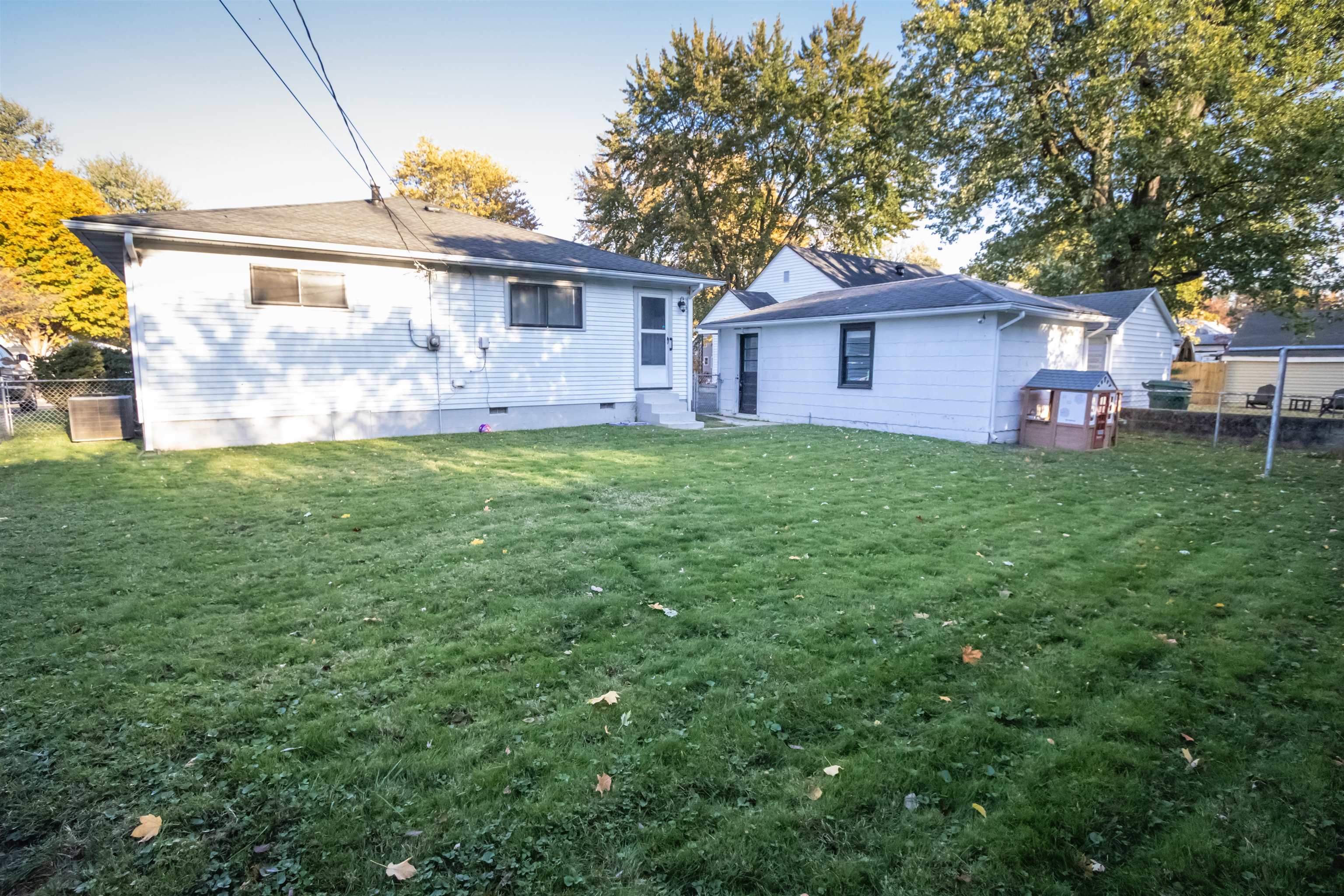 1900 Cherokee Drive, Owensboro, Kentucky 42301, 3 Bedrooms Bedrooms, ,1 BathroomBathrooms,Single Family Residence,For Sale,Cherokee Drive,91076
