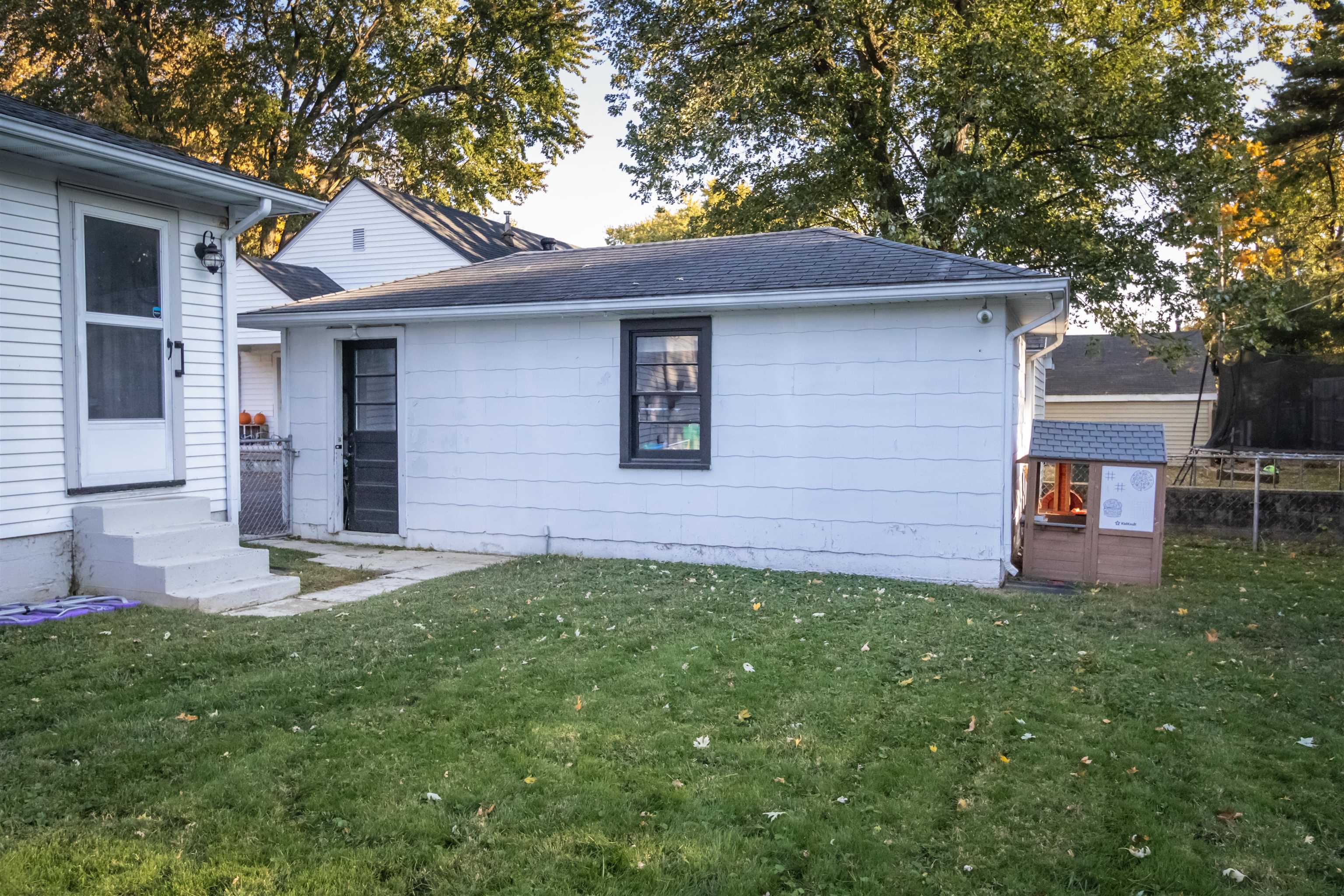 1900 Cherokee Drive, Owensboro, Kentucky 42301, 3 Bedrooms Bedrooms, ,1 BathroomBathrooms,Single Family Residence,For Sale,Cherokee Drive,91076