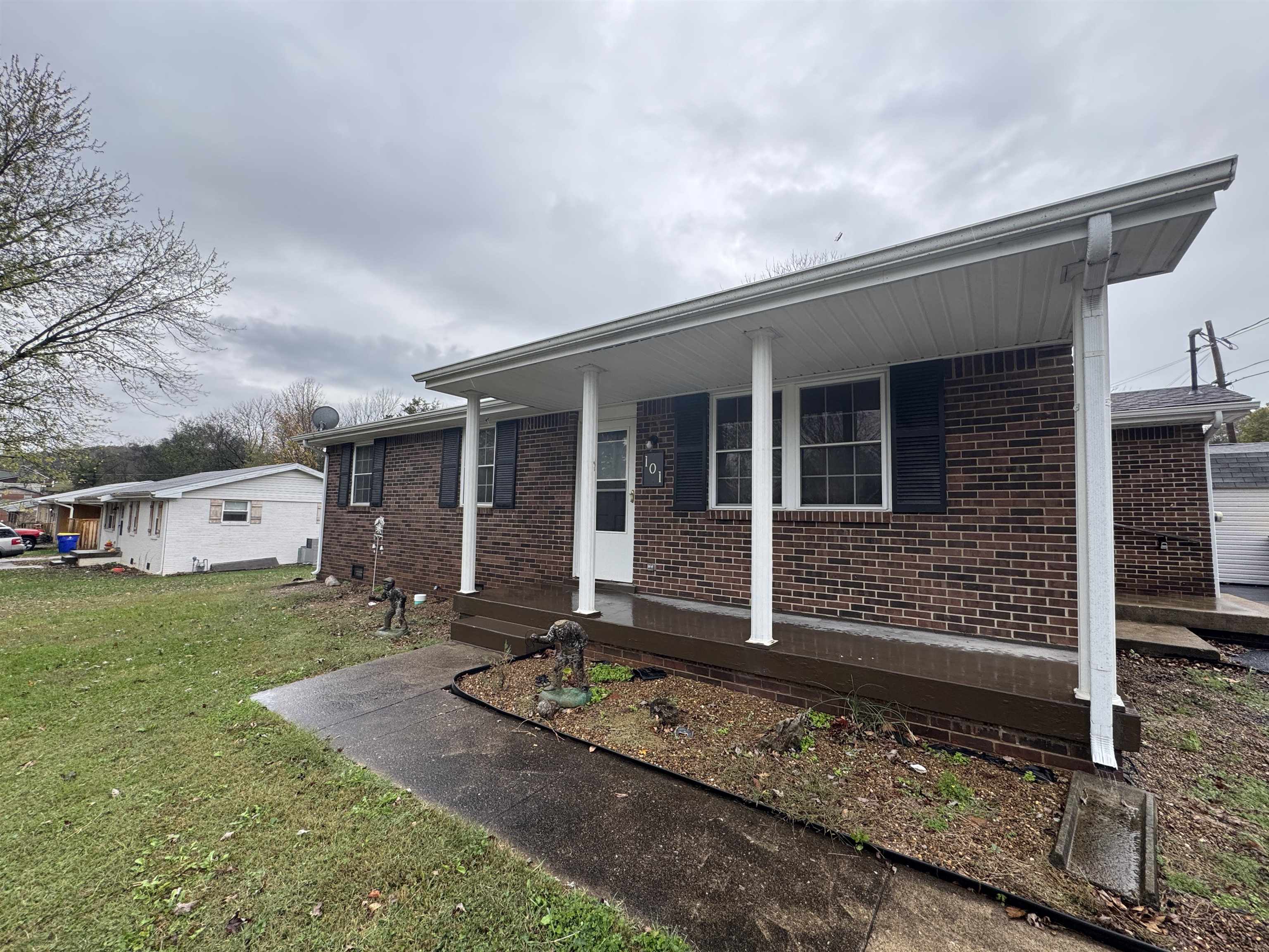 101 Modern Maid Drive, Russellville, Kentucky 42276, 3 Bedrooms Bedrooms, ,1 BathroomBathrooms,Single Family Residence,For Sale,Modern Maid Drive,91078
