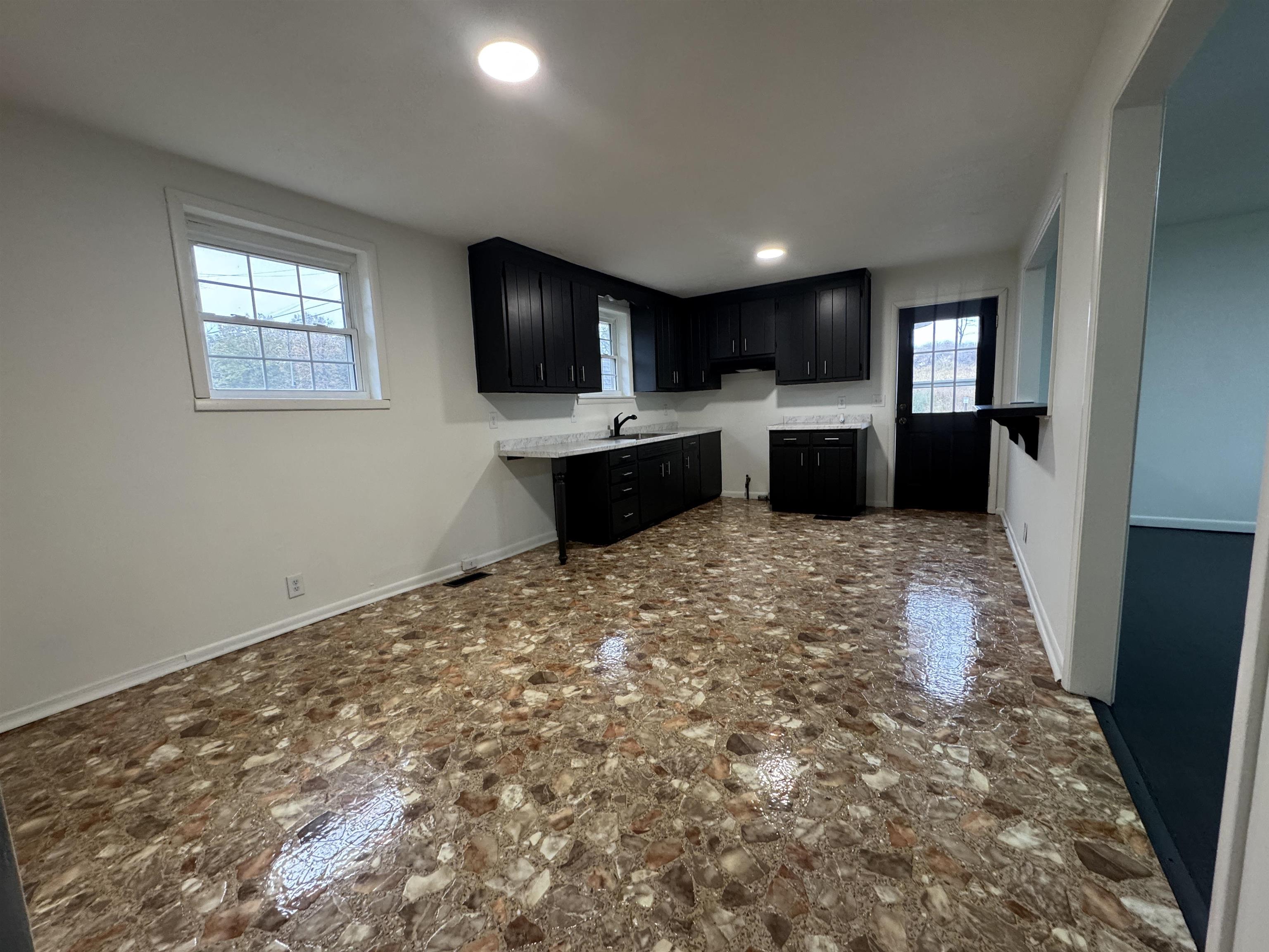 101 Modern Maid Drive, Russellville, Kentucky 42276, 3 Bedrooms Bedrooms, ,1 BathroomBathrooms,Single Family Residence,For Sale,Modern Maid Drive,91078