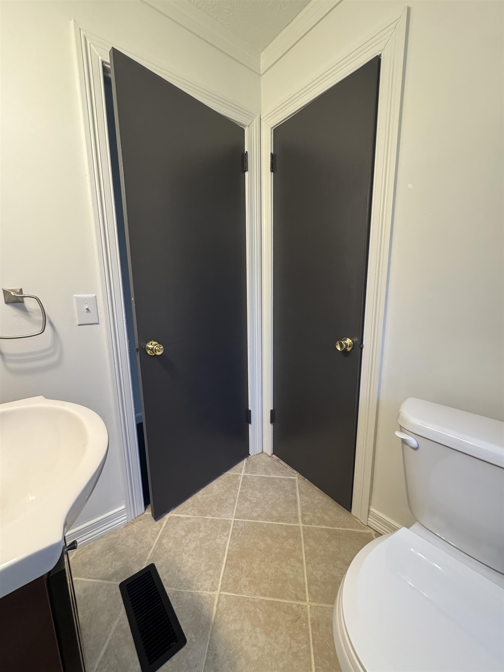 101 Modern Maid Drive, Russellville, Kentucky 42276, 3 Bedrooms Bedrooms, ,1 BathroomBathrooms,Single Family Residence,For Sale,Modern Maid Drive,91078