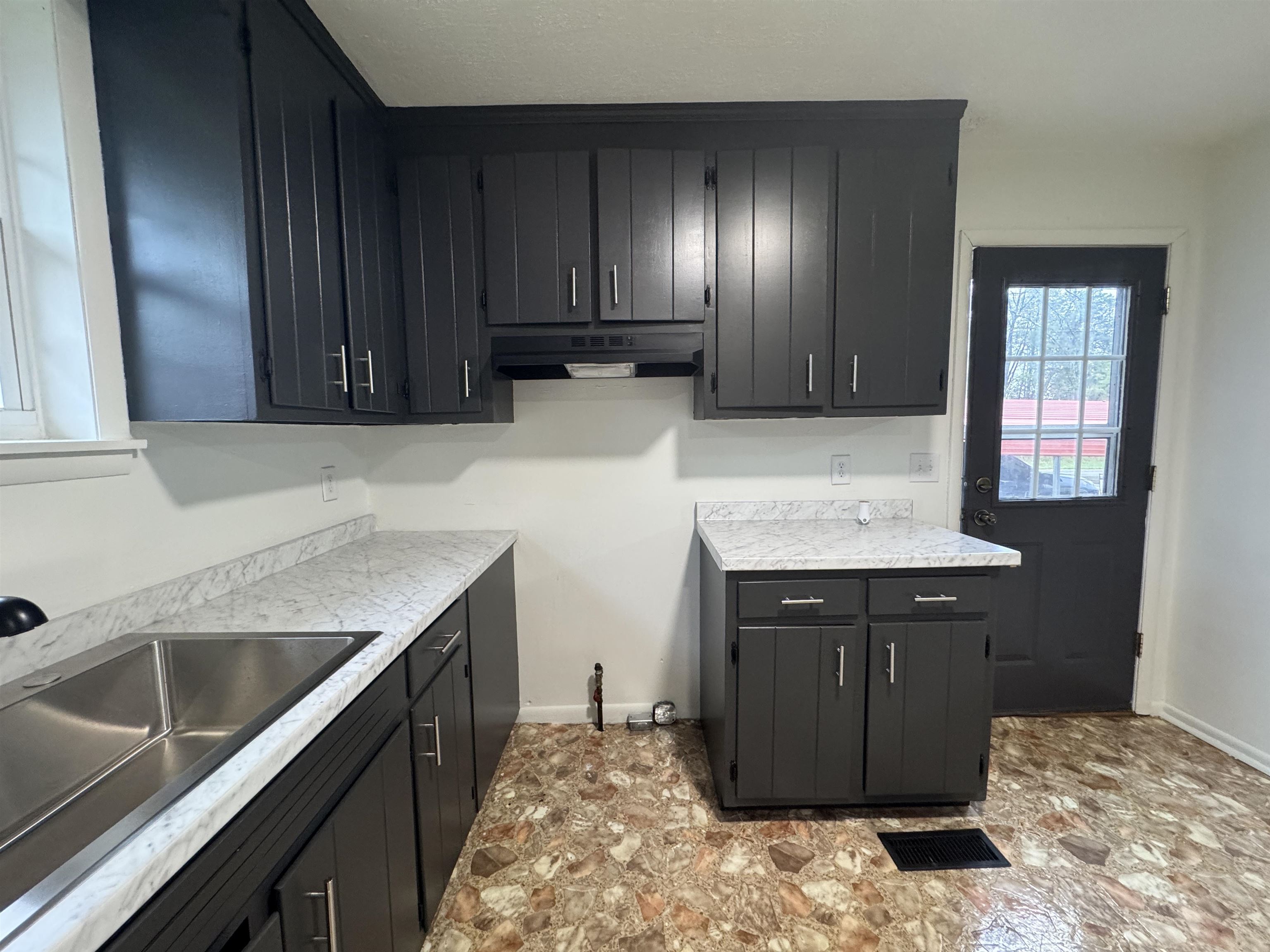 101 Modern Maid Drive, Russellville, Kentucky 42276, 3 Bedrooms Bedrooms, ,1 BathroomBathrooms,Single Family Residence,For Sale,Modern Maid Drive,91078